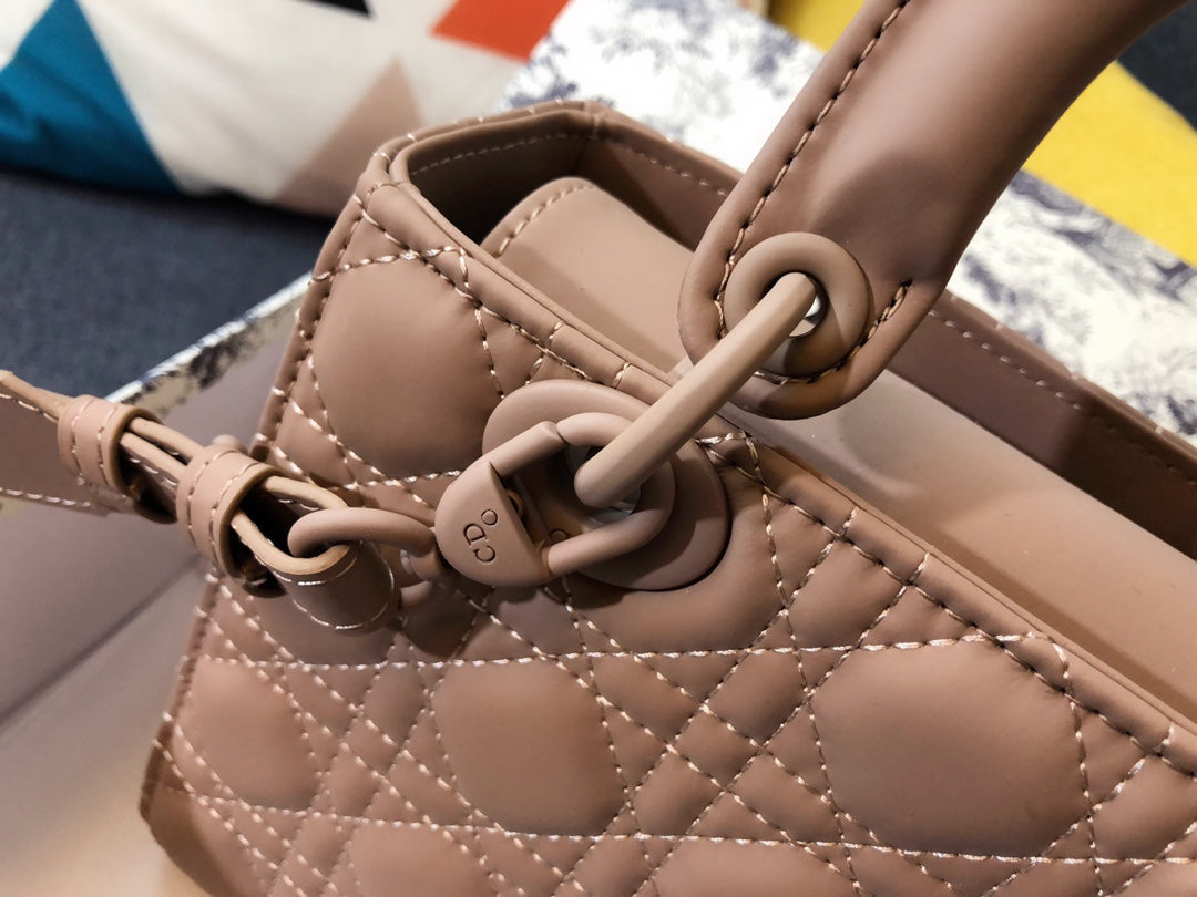DIOR MEDIUM LADY 20 BAG IN CAMEL BROWN CALFSKIN