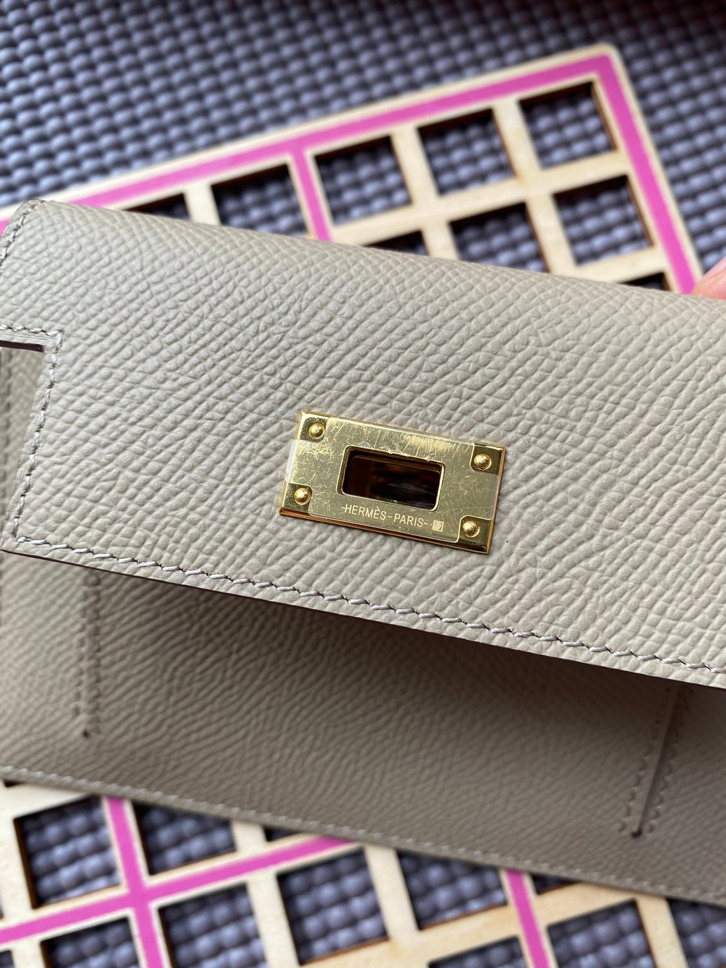 HERMES Kelly Pocket 13.5 Light Brown Epsom Ghw
