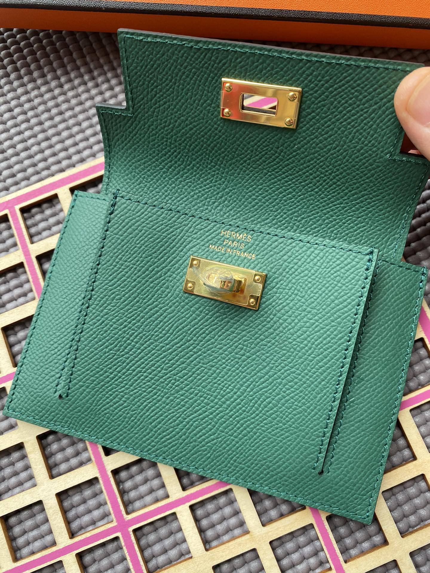 HERMES Kelly Pocket 13.5 Dark Green Epsom Ghw