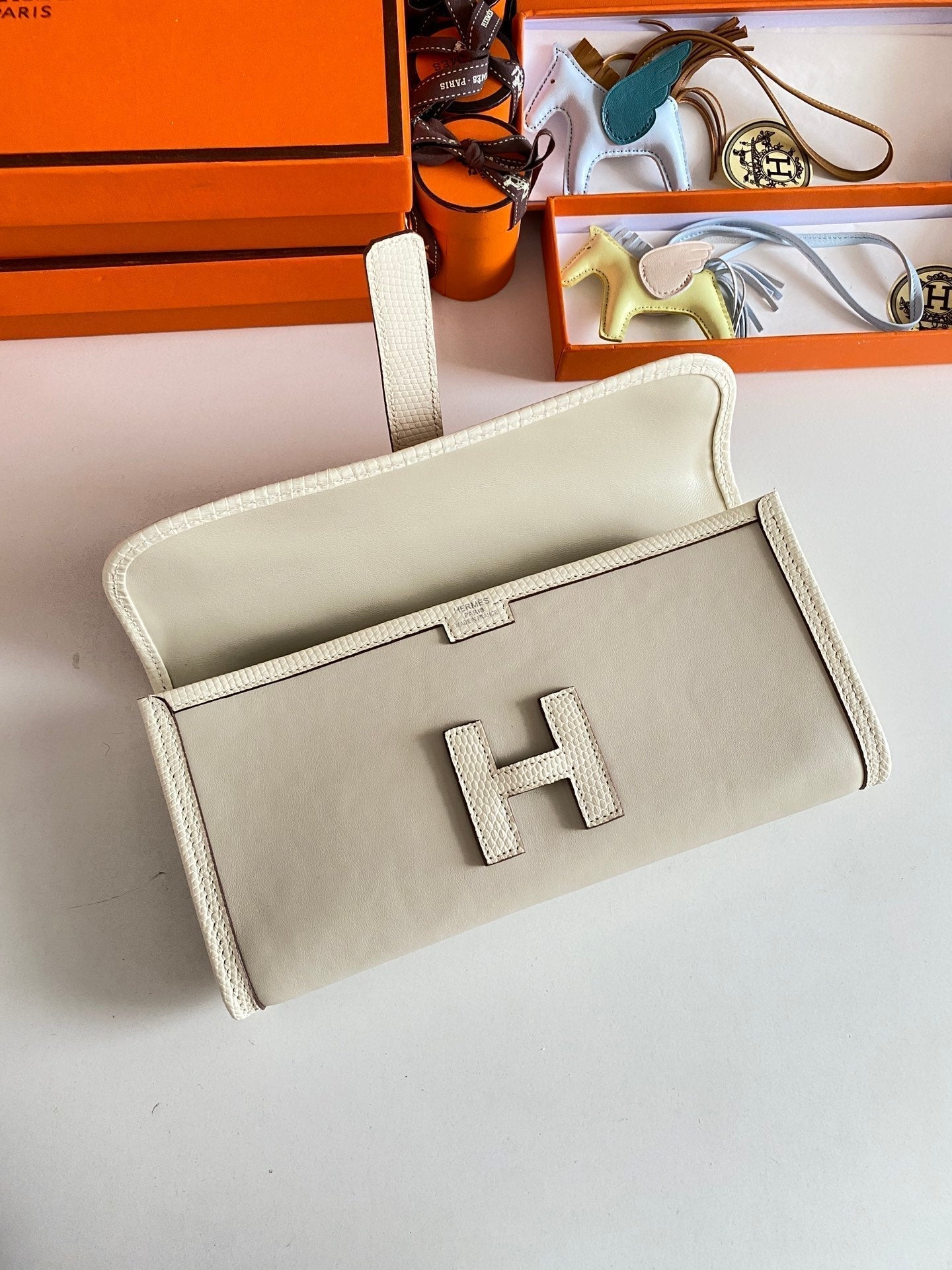 HERMES JIGE ELAN 29 CLUTCH IN BISQUE BEIGE CALFSKIN WITH LIZARD SKIN