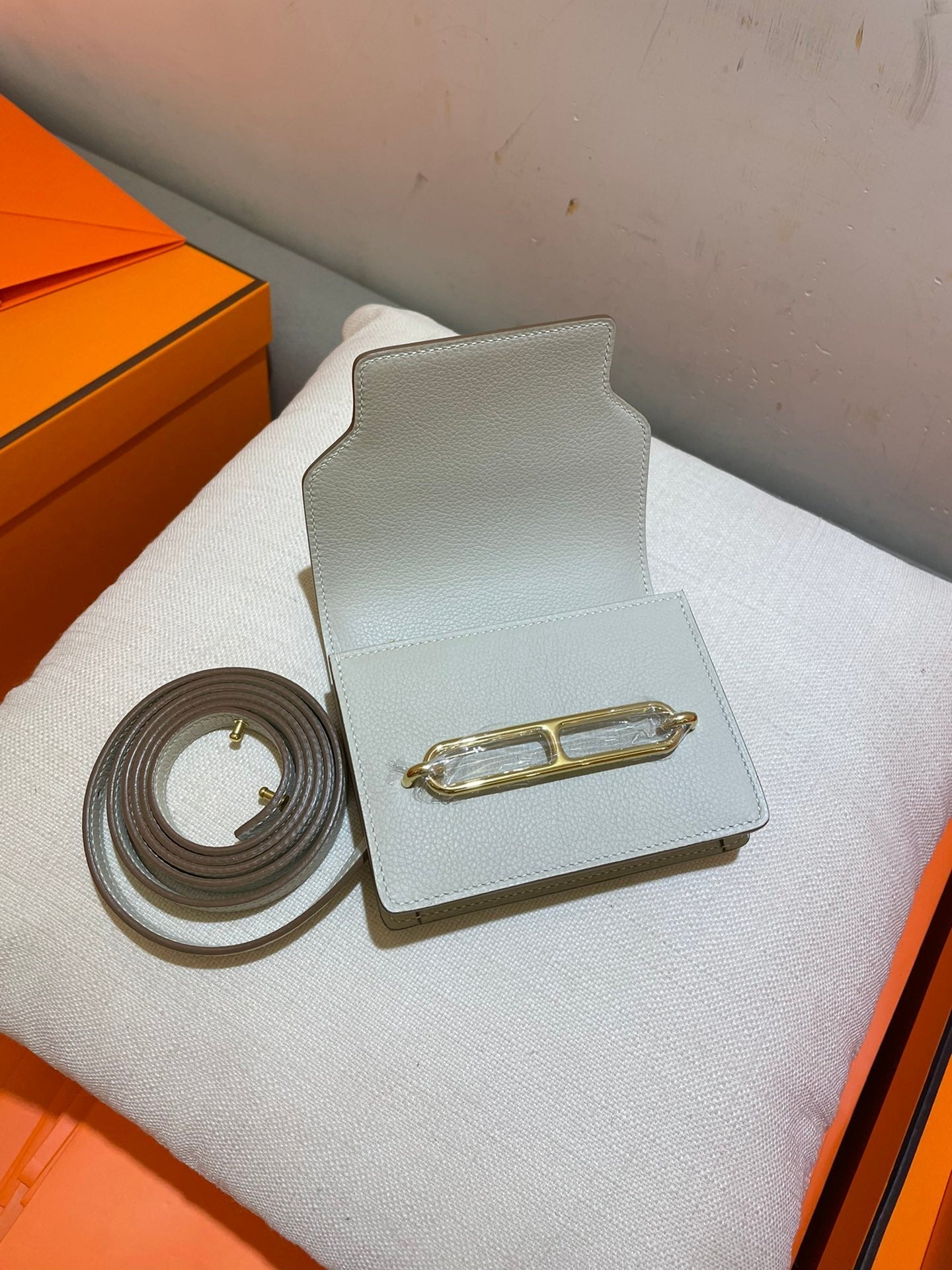 HERMES RoulisSlim Wallet 12.7 White Calfskin Ghw