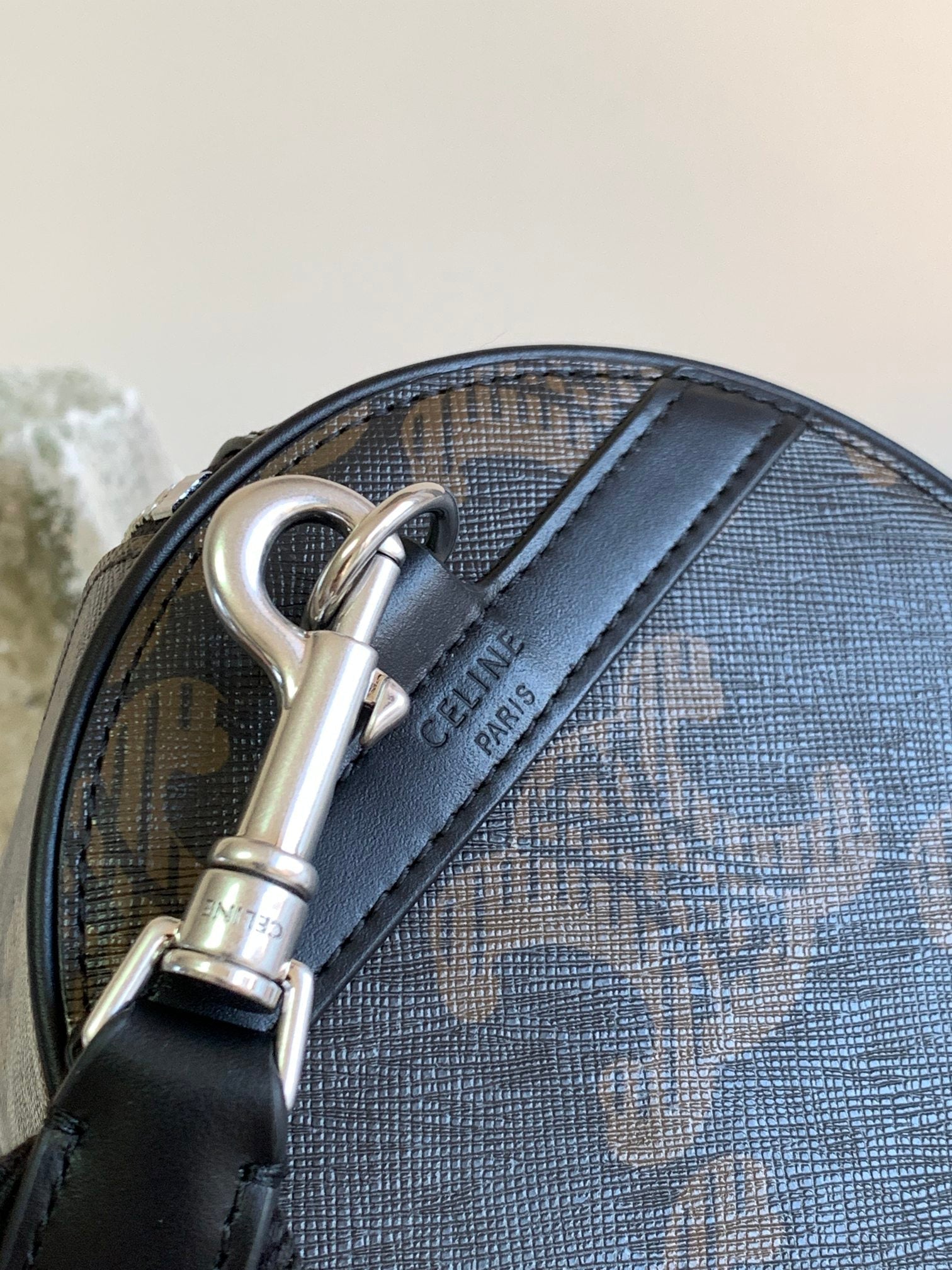 CELINE CYLINDRICAL 22  BAG BLACK BROWN COWHIDE