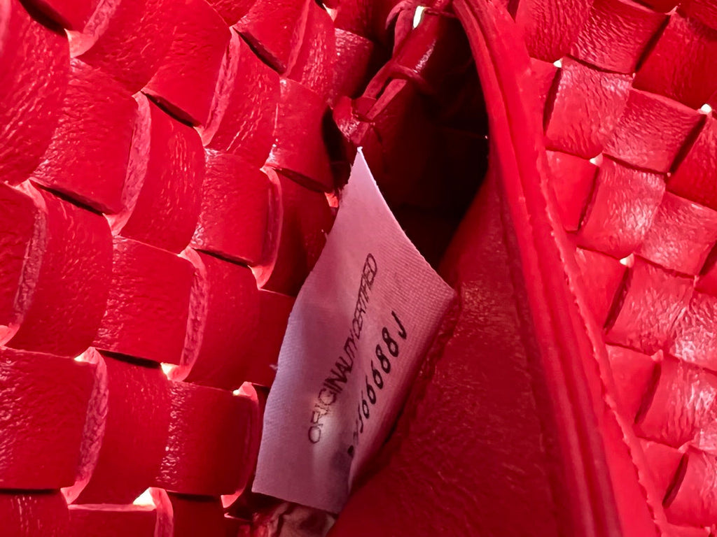 BOTTEGA VENETA MINI CABAT 20 IN RED LAMBSKIN