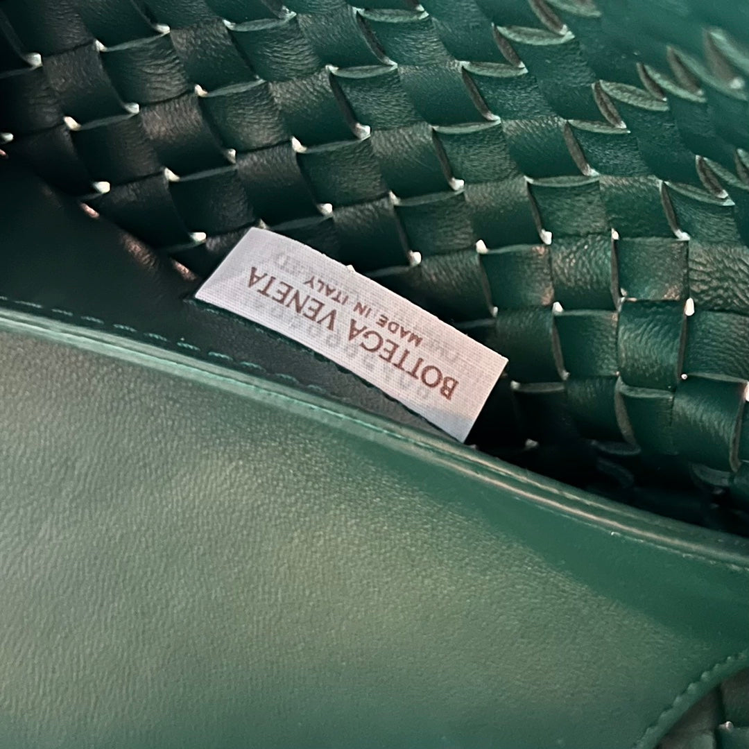 BOTTEGA VENETA LARGE CABAT 51 IN KAITOKE GREEN LAMBSKIN