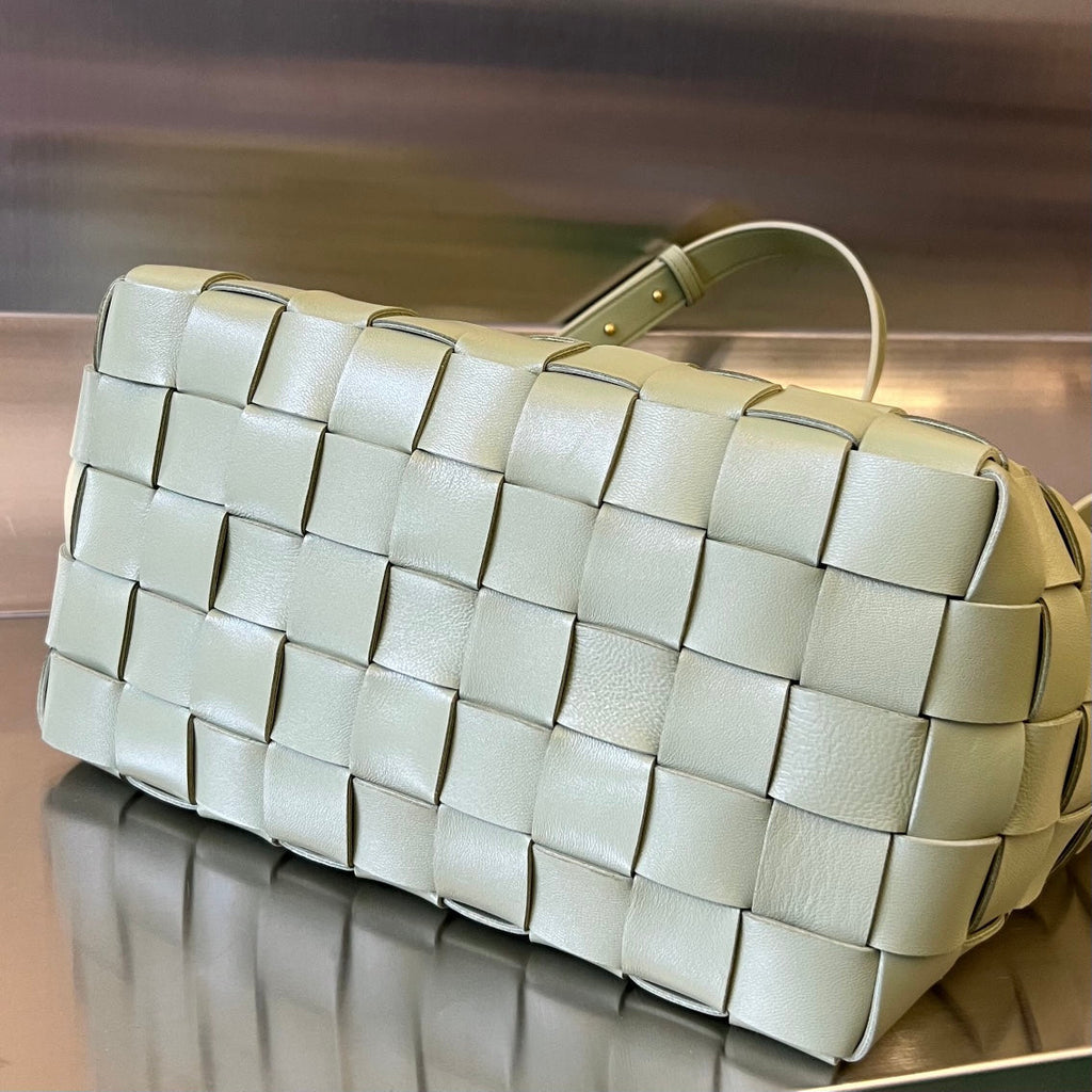 BOTTEGA VENETA MEDIUM 28 CASSETTE GREY LAMBSKIN