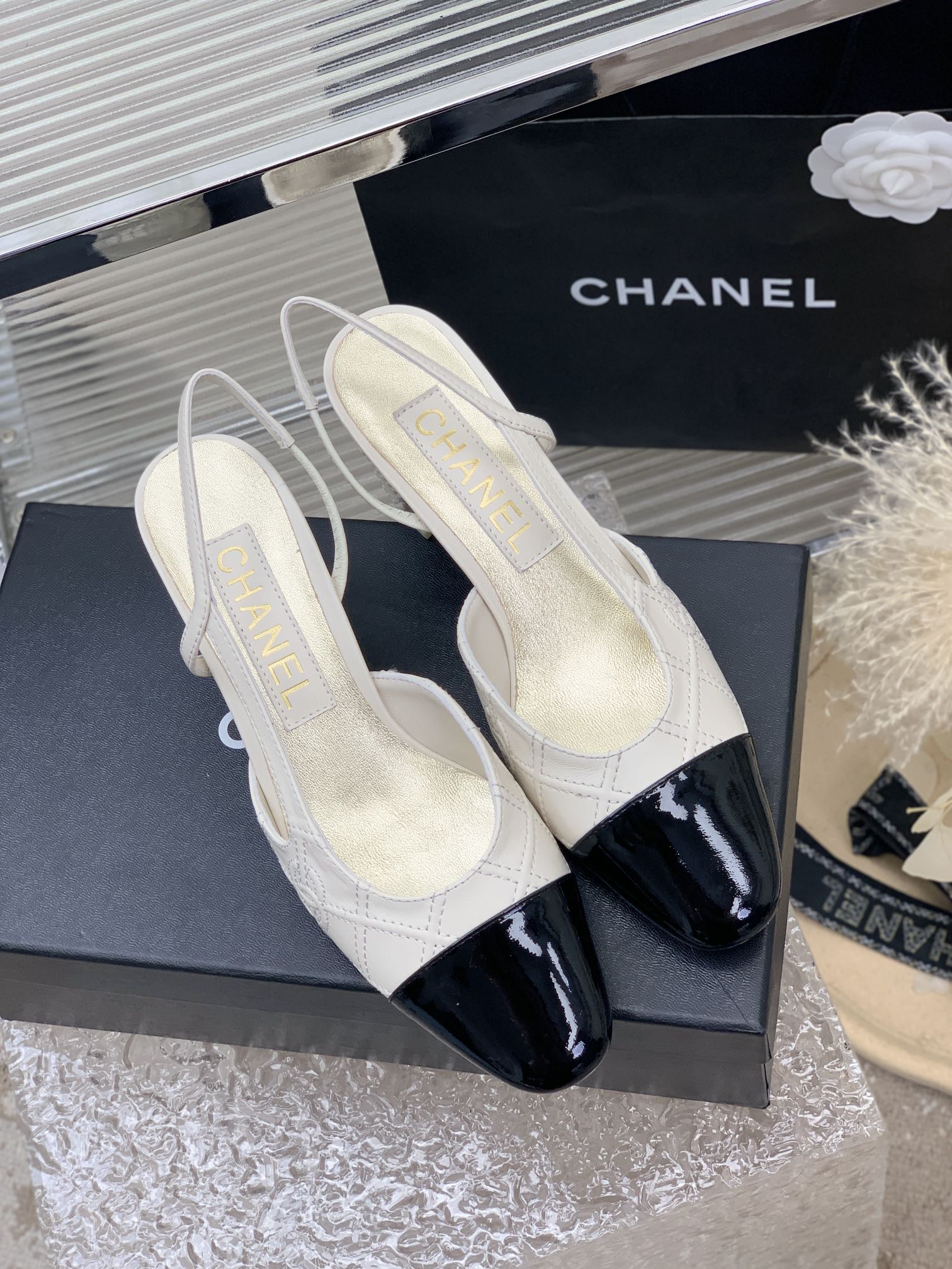 CHANEL HIGH SLINGBACKS 65 WHITE MIX BLACK CALFSKIN