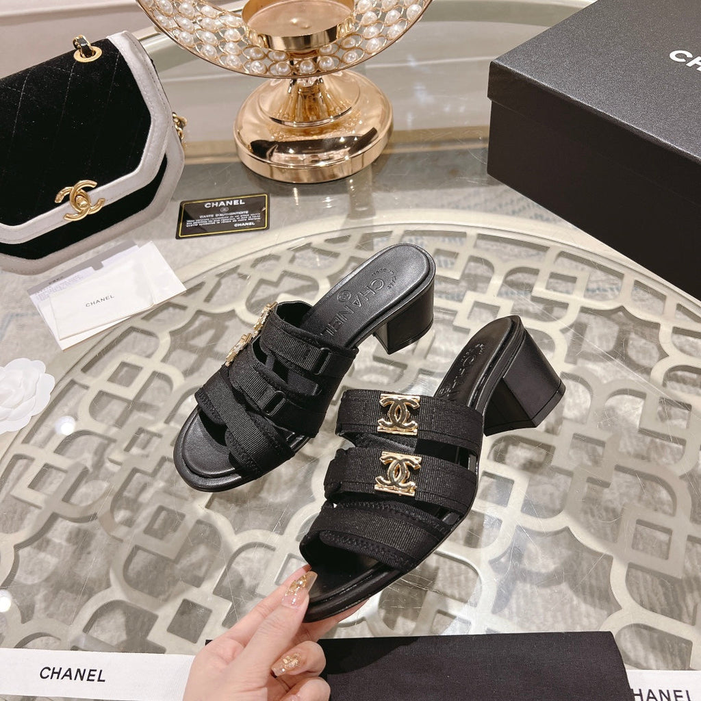 CHANEL Double C  Xiaoxiang Chain Fabric Head Chunky High Heel Black Lambskin