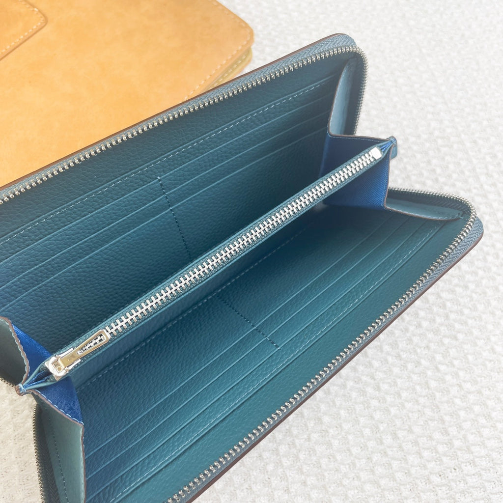 HERMES SILK'IN HOLED CLASSIC WALLET 20 CERULEAN GRAINED CALFSKIN