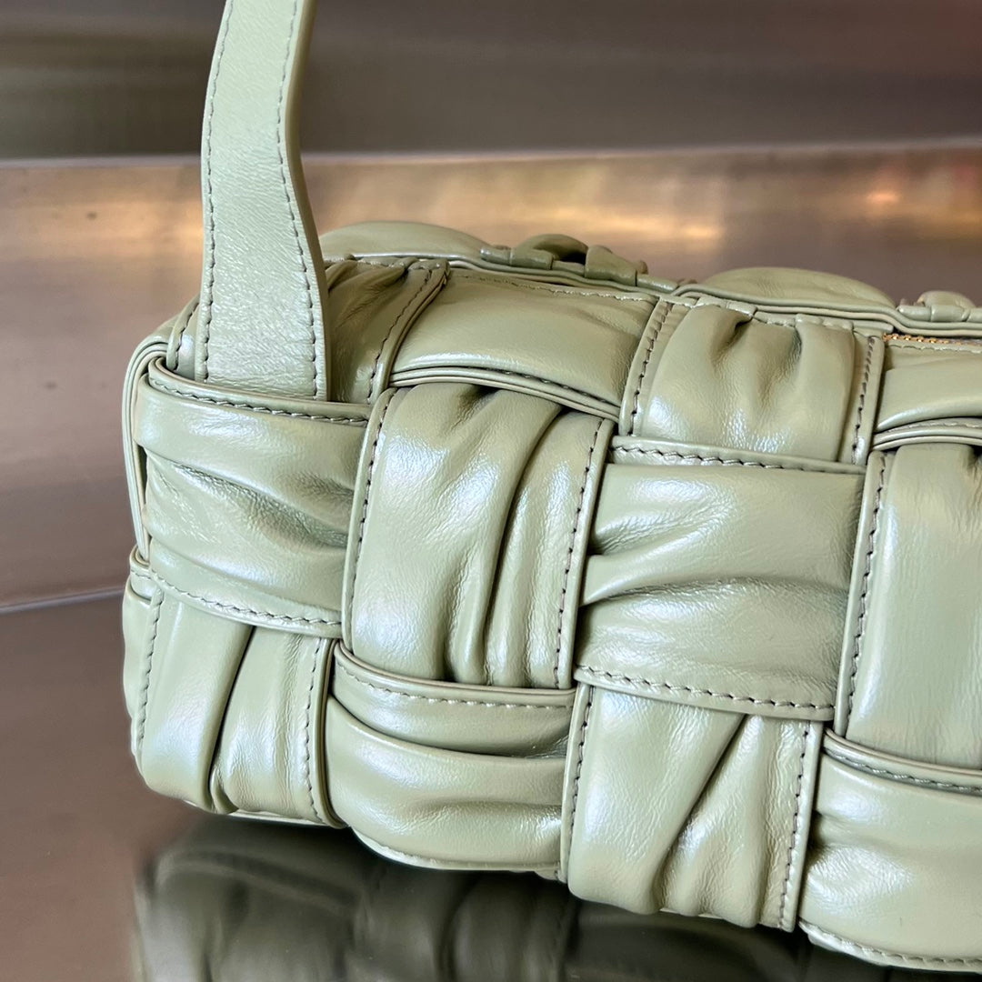 BOTTEGA VENETA SMALL BRICK CASSETTE 23 IN SWAMP GREEN SOFT LAMBSKIN