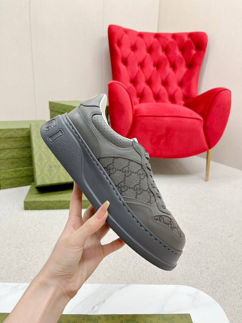 GUCCI TRAINER BRIGHT GRAY CALFSKIN