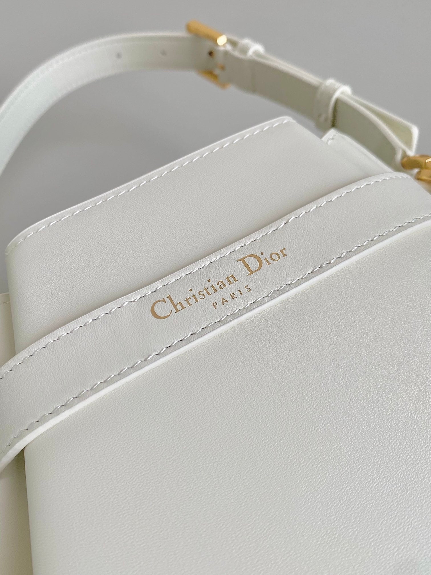 DIOR MEDIUM C'EST 24 IN WHITE CD-EMBOSSED CALFSKIN