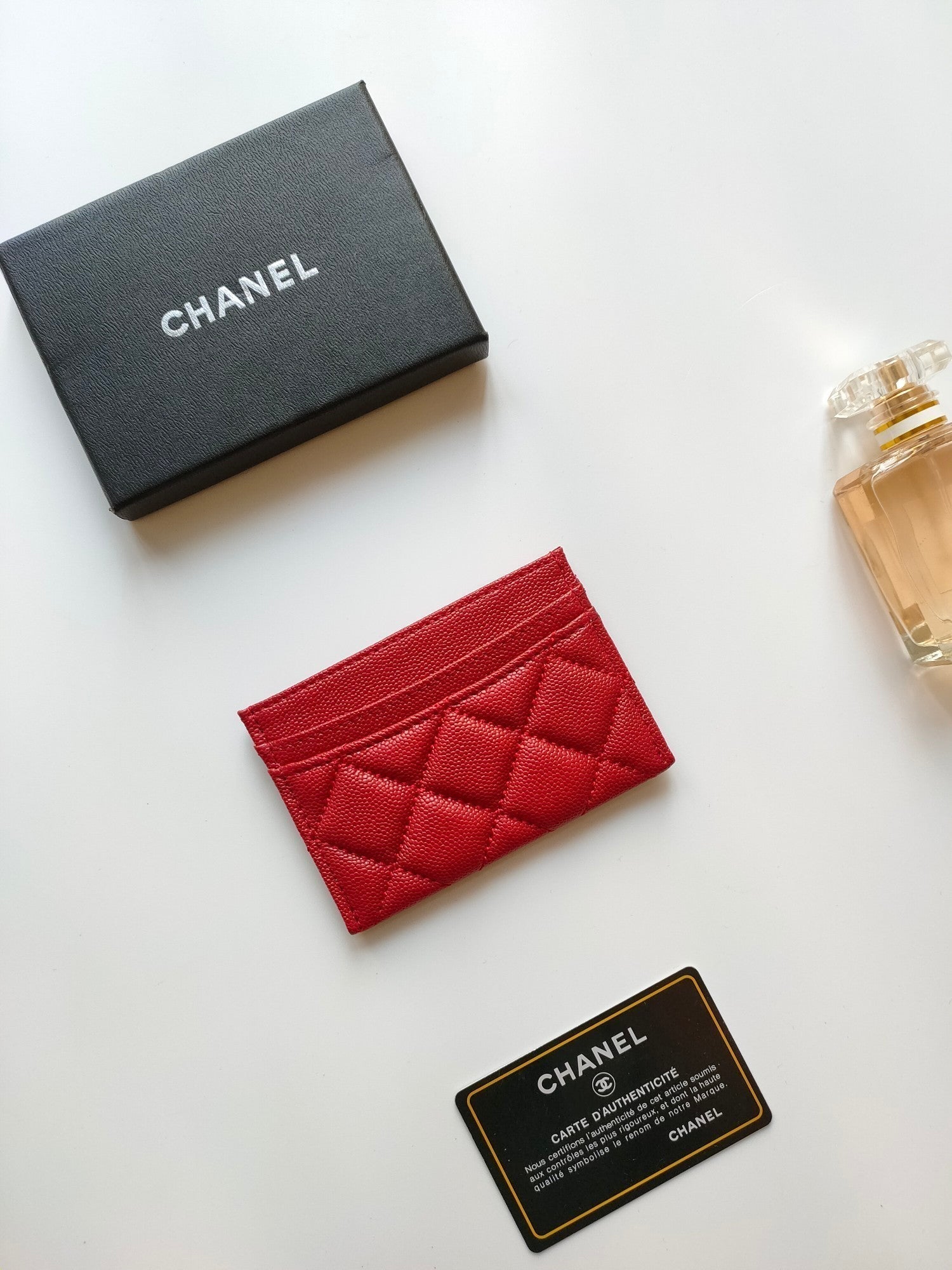 CHANEL CARD HOLDER 11.2 RED GRAINED CALFSKIN GOLD ICON