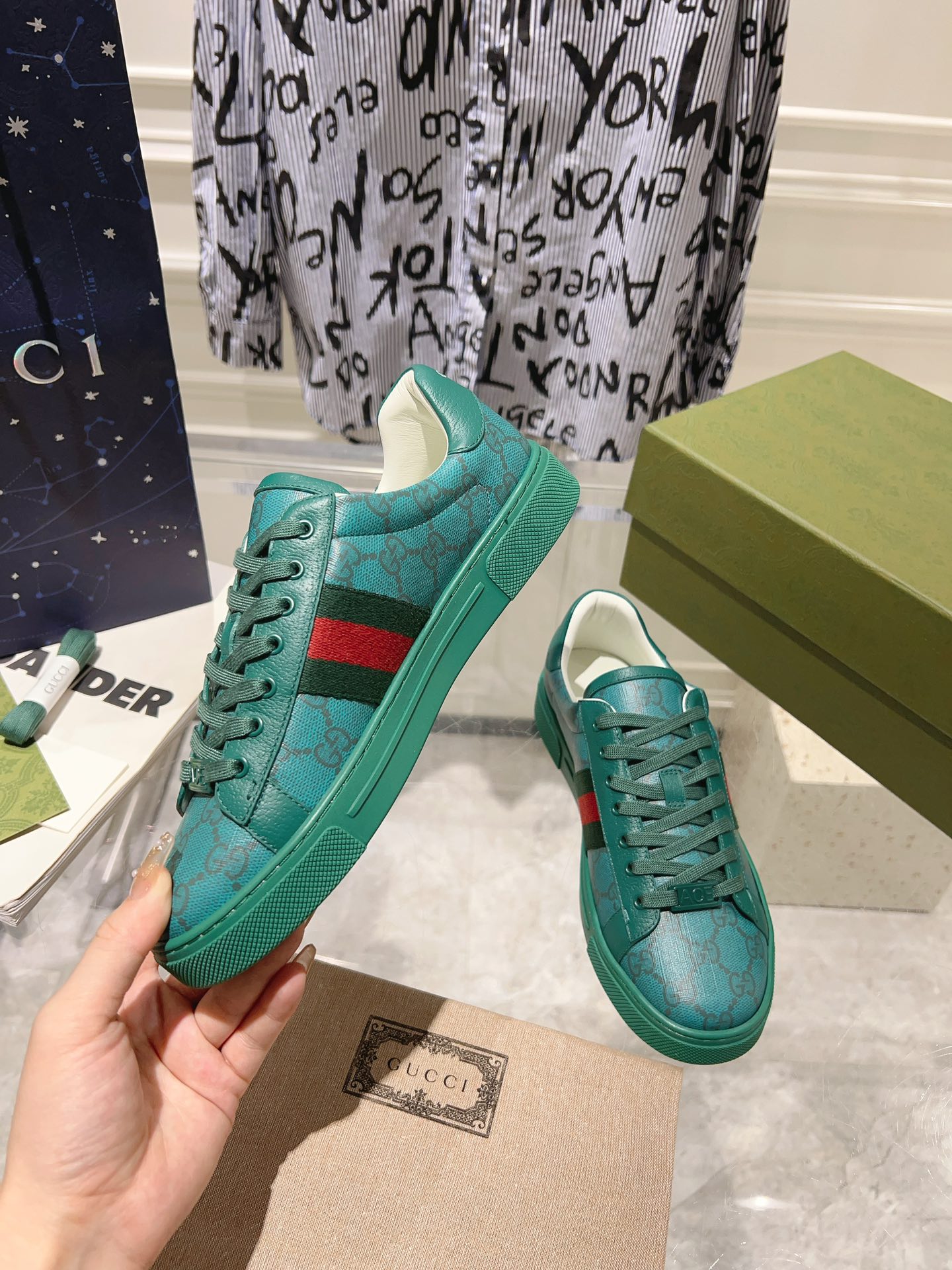 GUCCI ACE  SUPREME TRAINER OCEAN CALFSKIN