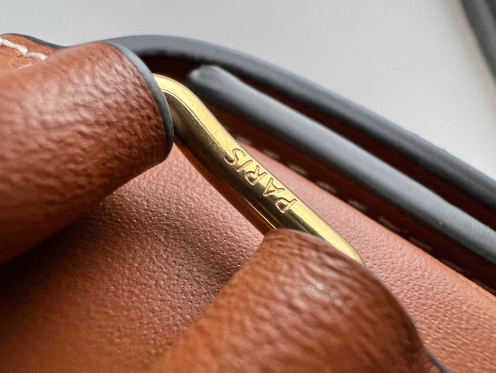 CELINE TRIOMPHE TEEN 22 CINNAMON BROWN COWHIDE