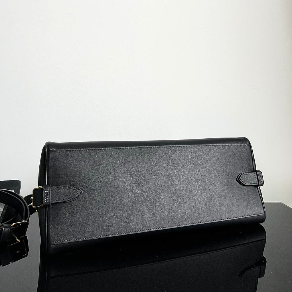 CELINE TRIOMPHE 37 BLACK SOFT CALFSKIN HANDBAG