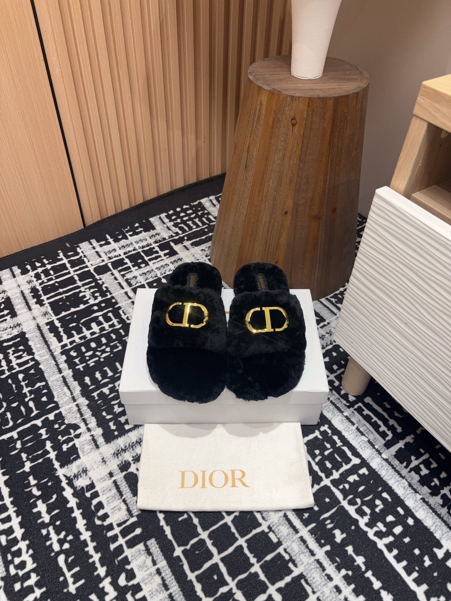 DIOR THICK-SOLE SLIPPER IN BLACK FLEECE WITH GOLD LOGO