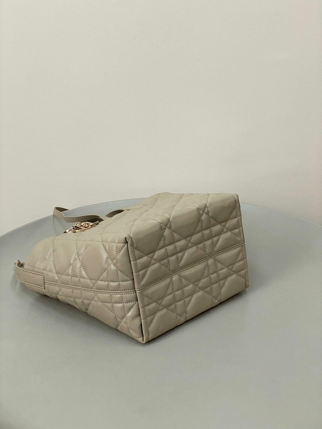 DIOR MEDIUM TOUJOURS BUCKET BAG 22 IN BEIGE CANNAGE CALFSKIN