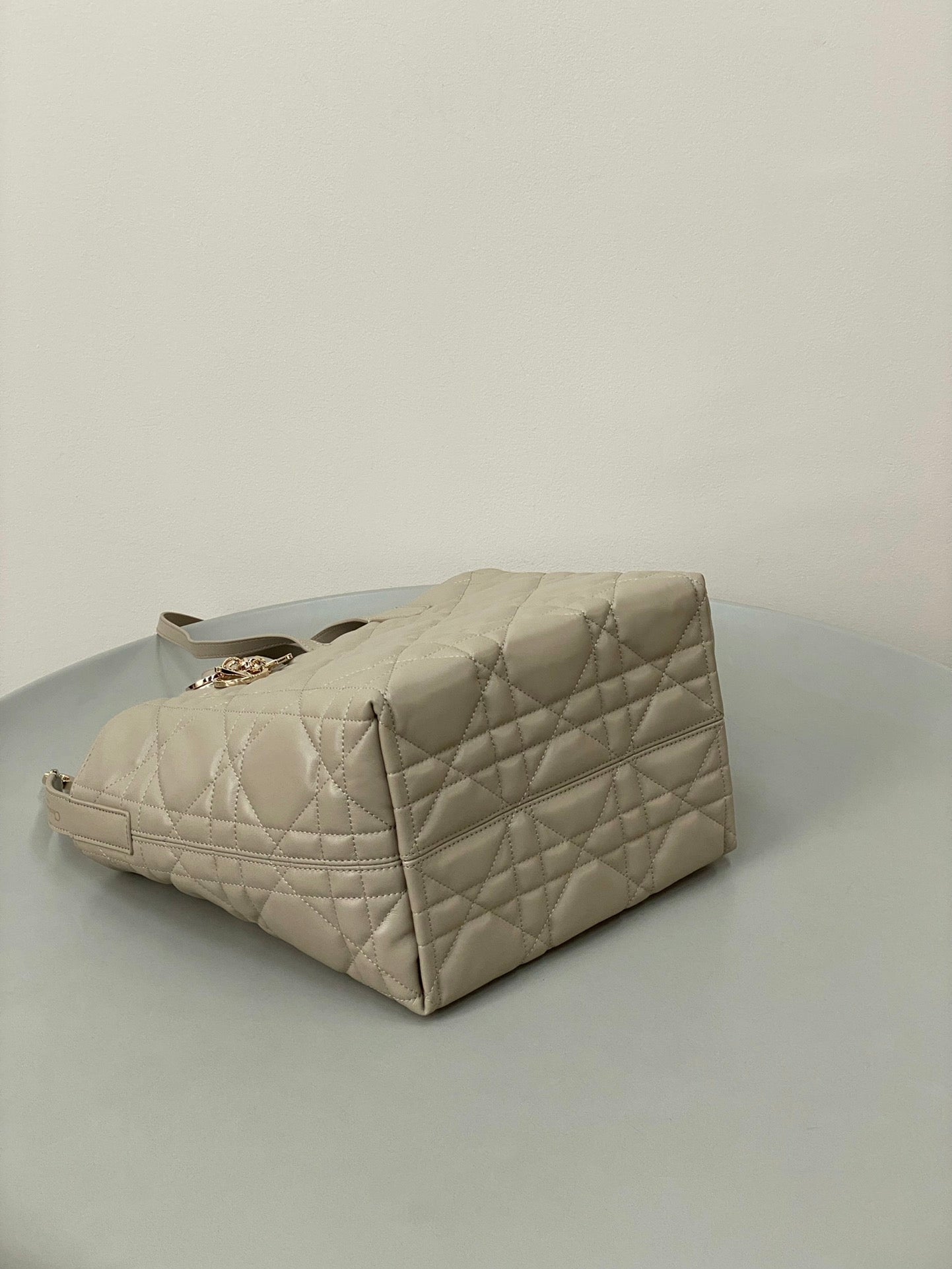 DIOR MEDIUM TOUJOURS BUCKET BAG 22 IN BEIGE CANNAGE CALFSKIN