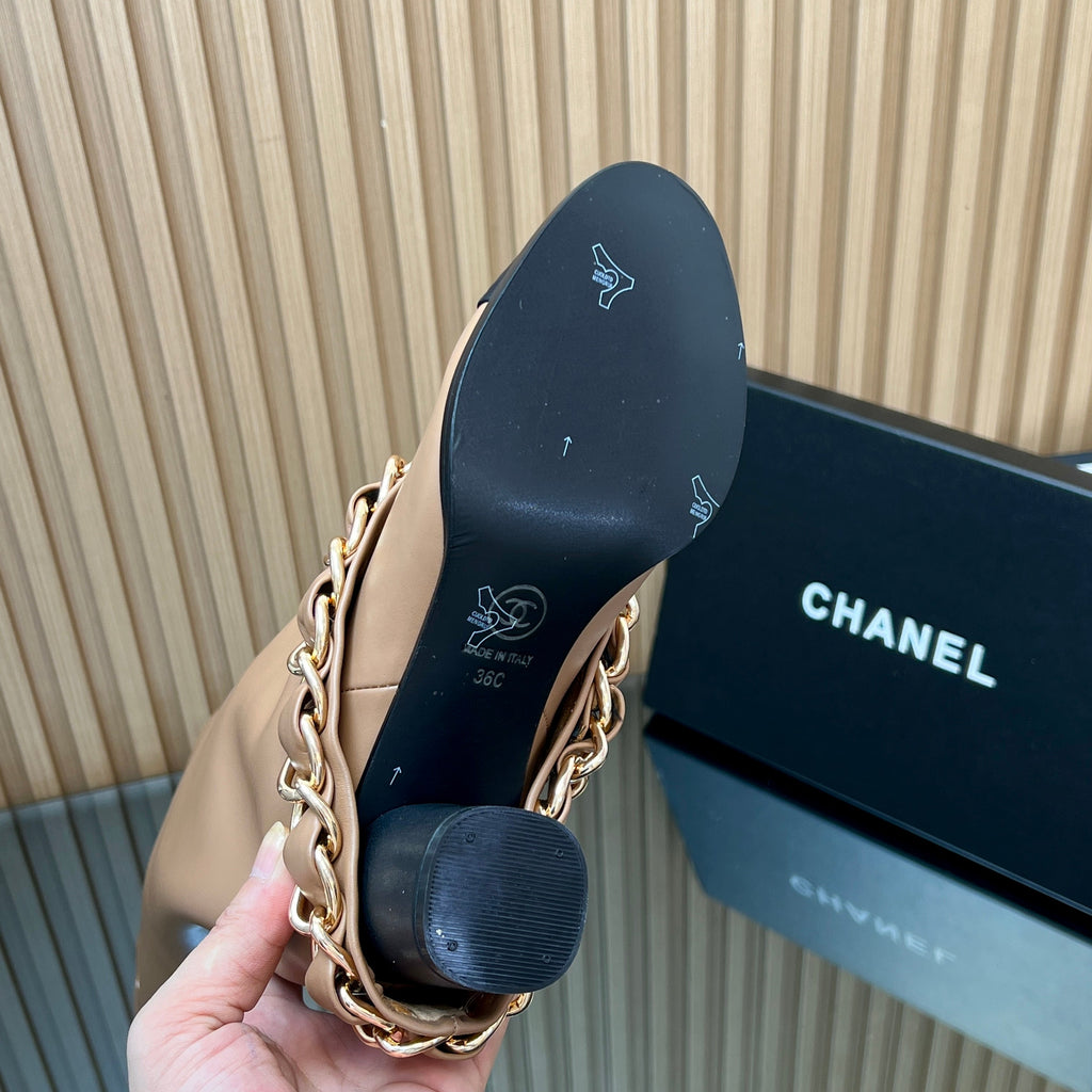 CHANEL 25S KNEE-HIGH HEELED BOOTS 65MM IN BEIGE CALFSKIN GOLD HARDWRE