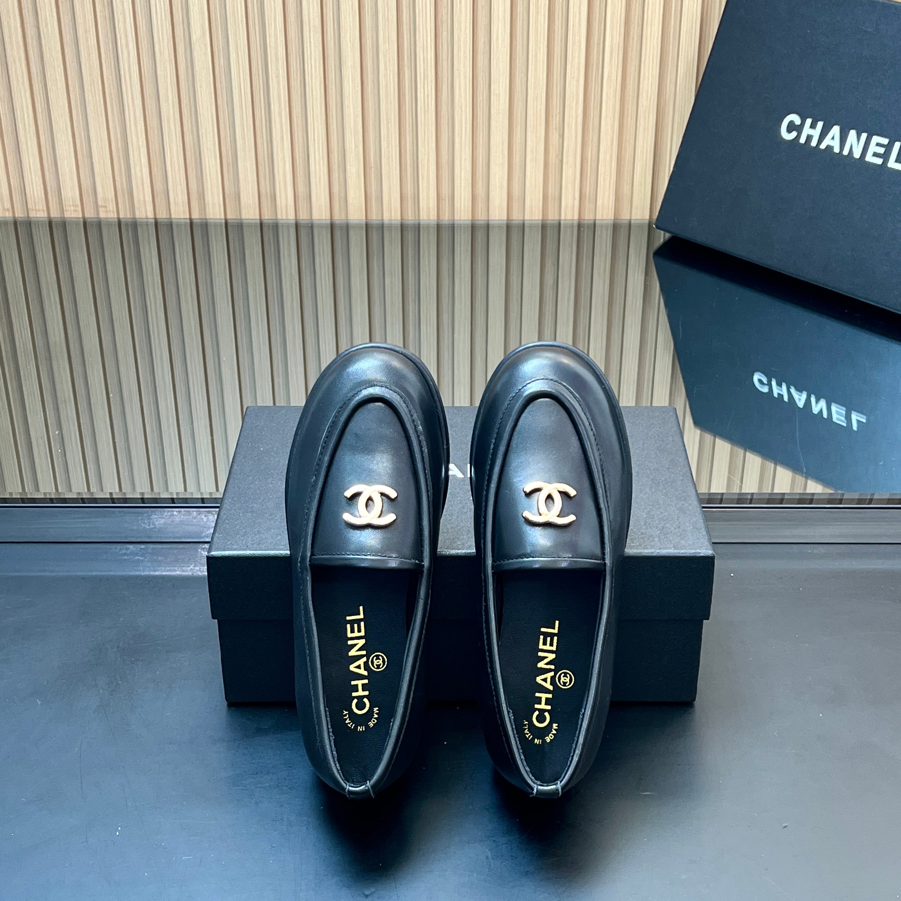CHANEL 25S TEDDY LOAFER 15MM IN BLACK CALFSKIN GOLD HARDWARE