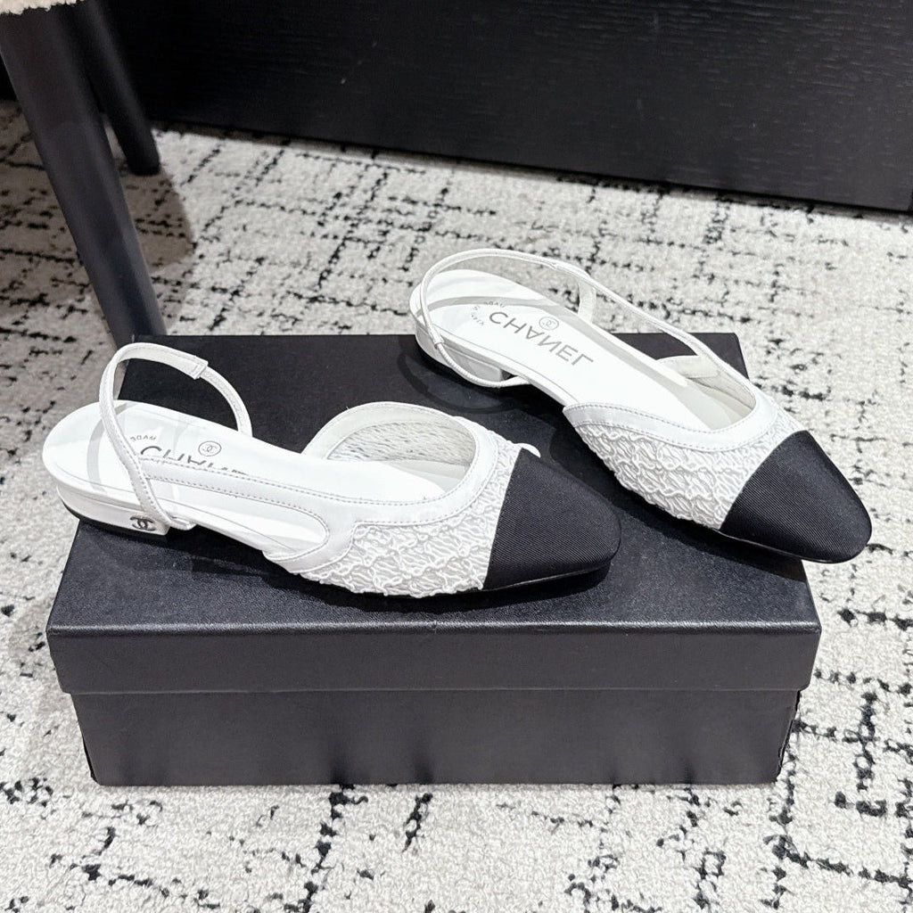 CHANEL SLINGBACK 25S IN WHITE FABRIC AND BLACK CALFSKIN CANVAS