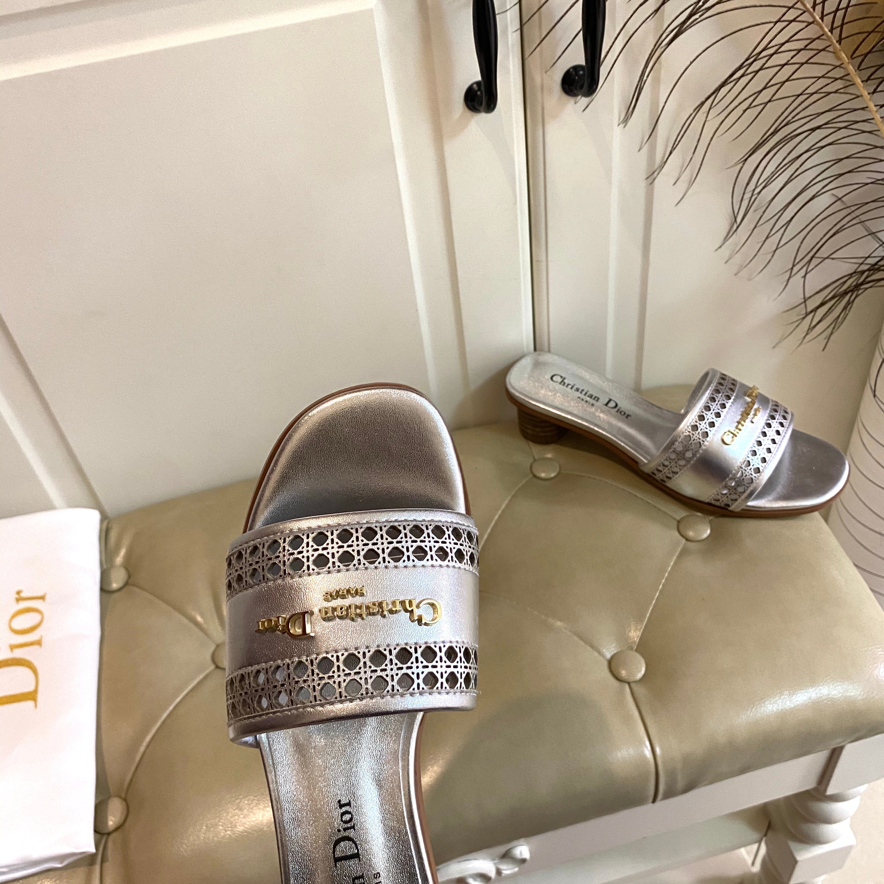 DIOR DWAY HEELED SLIDE IN SILVER CALFSKIN WITH GOLD LOGO