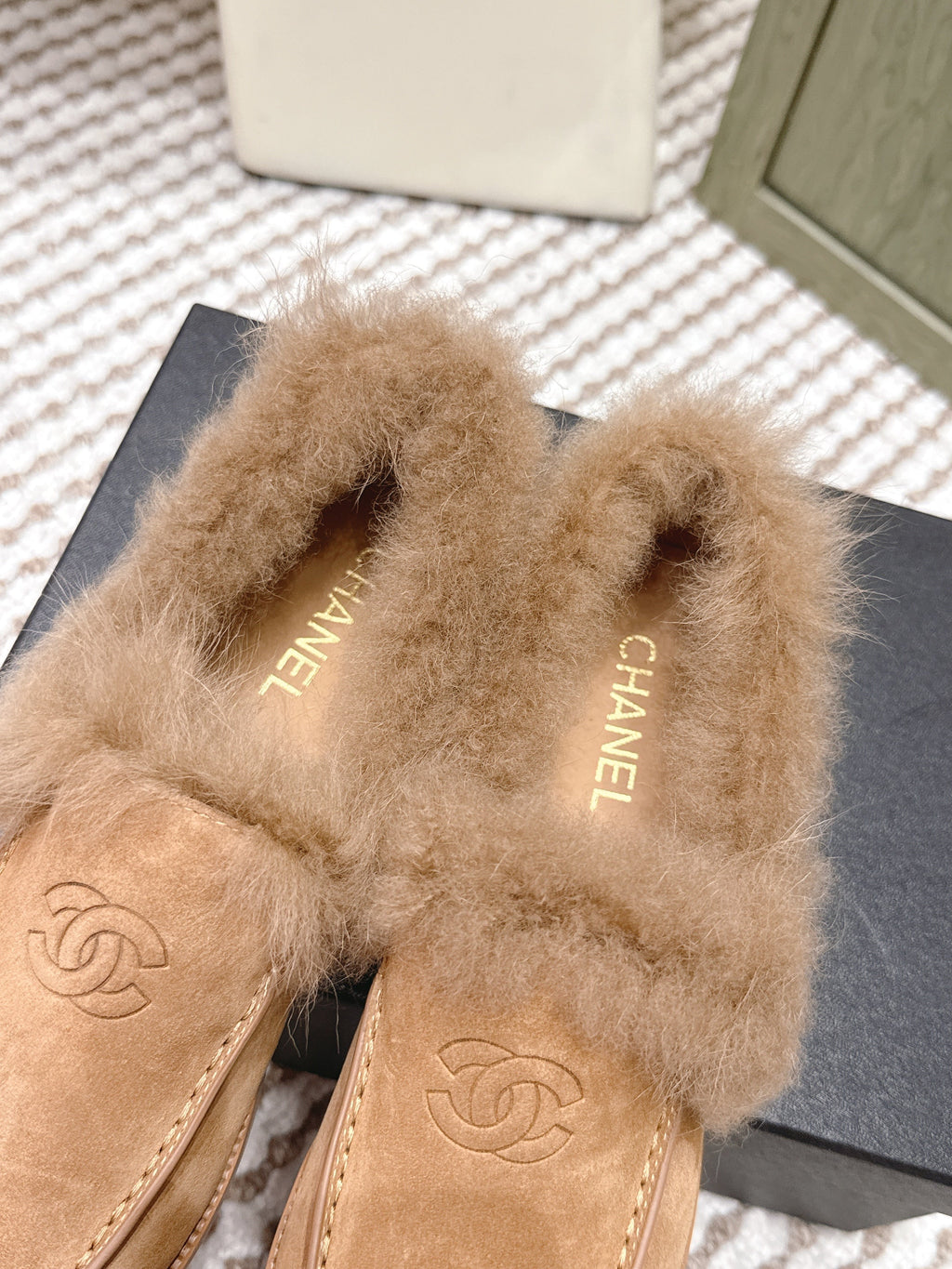CHANEL 25S LOAFERS MOASIN IN BROWN SUEDE WITH MINK FUR LINING
