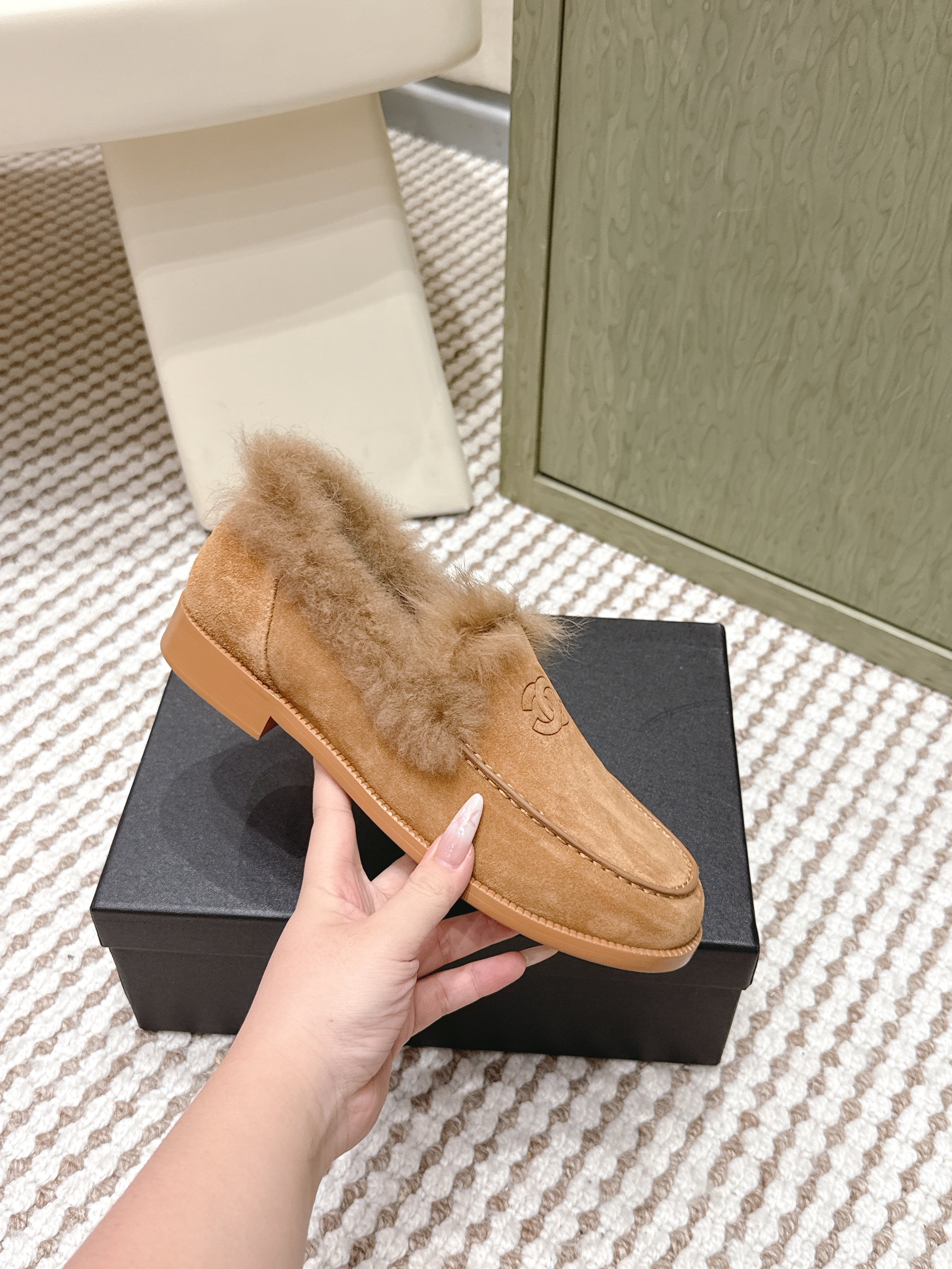 CHANEL 25S LOAFERS MOASIN IN BROWN SUEDE WITH MINK FUR LINING