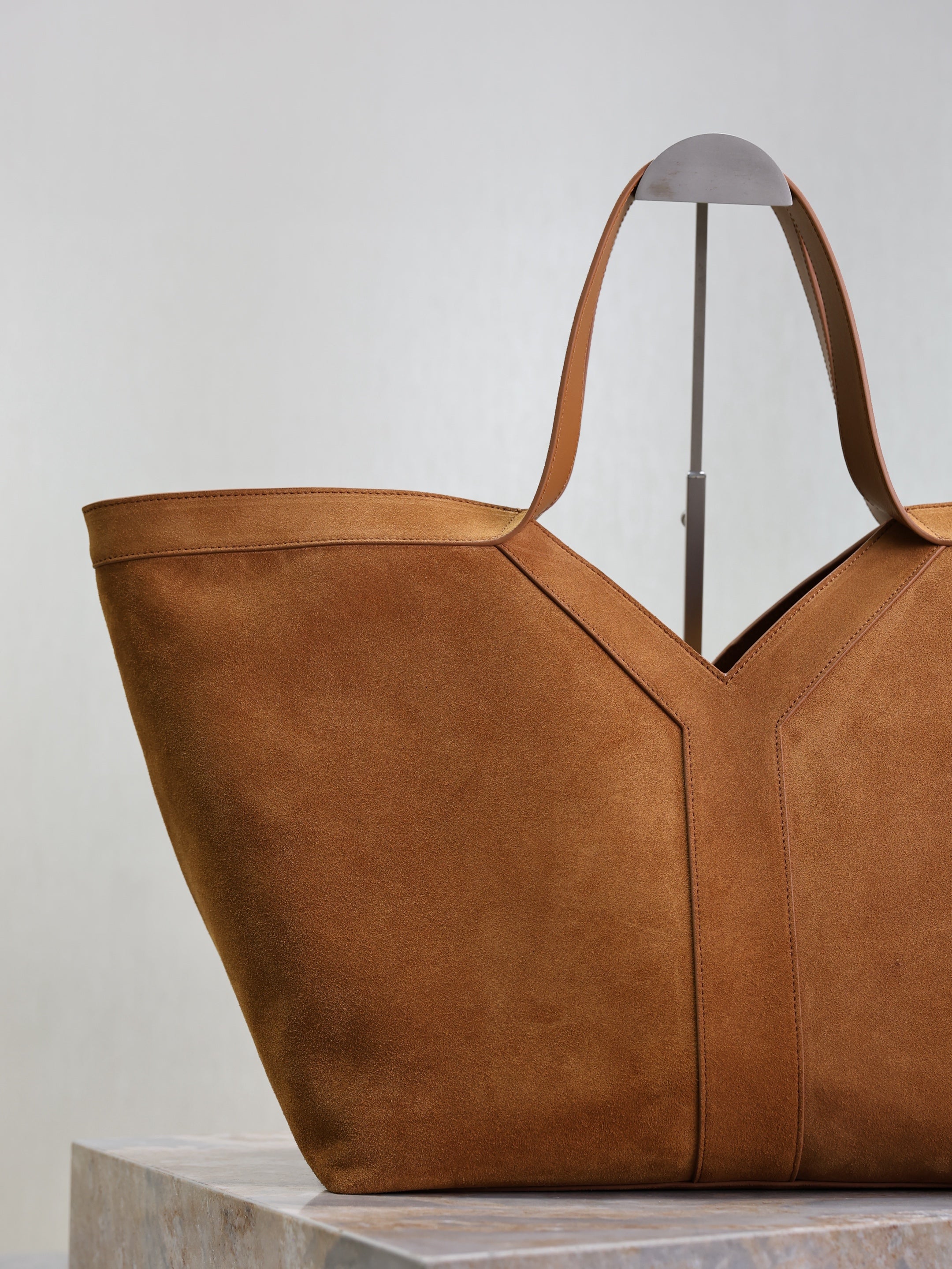YSL 25S Y MAXI TOTE 50 IN CARAMEL SUEDE GOLD HARDWARE