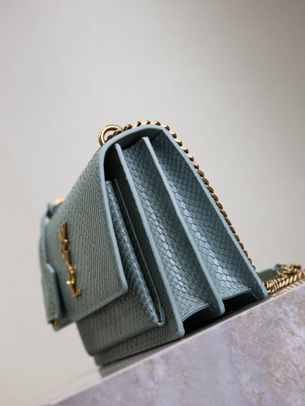 YSL 25S SUNSET MEDIUM 22 IN LIGHT BLUE CROCODILE-EMBOSSED CALFSKIN GOLD HARDWARE
