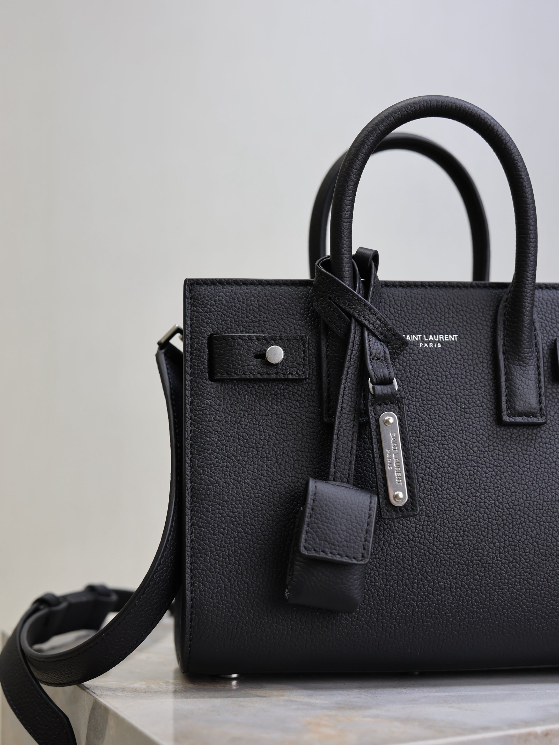YSL 25S SAC DE JOUR 22 IN BLACK GRAINED CALFSKIN SILVER HARDWRE