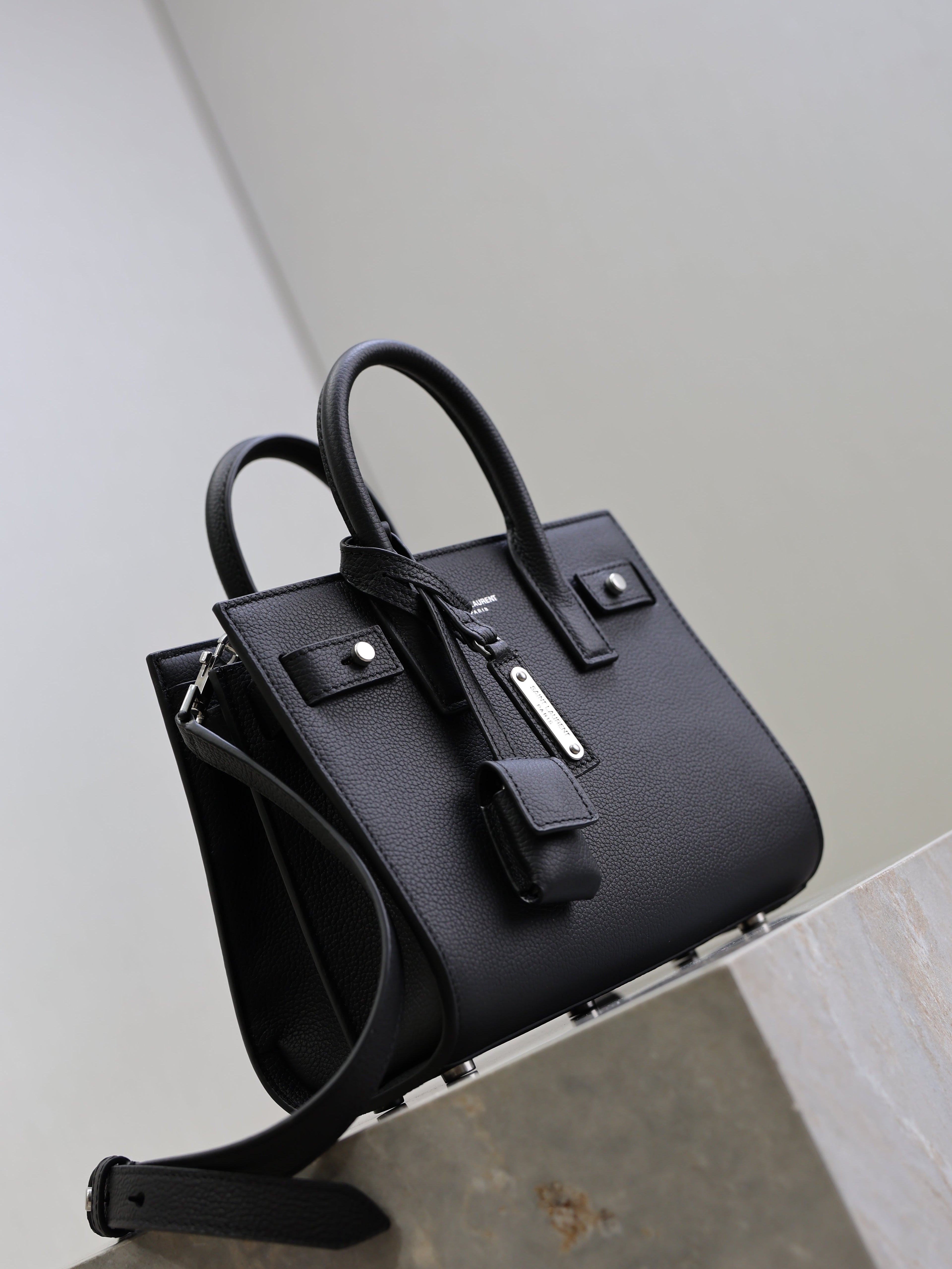 YSL 25S SAC DE JOUR 22 IN BLACK GRAINED CALFSKIN SILVER HARDWRE