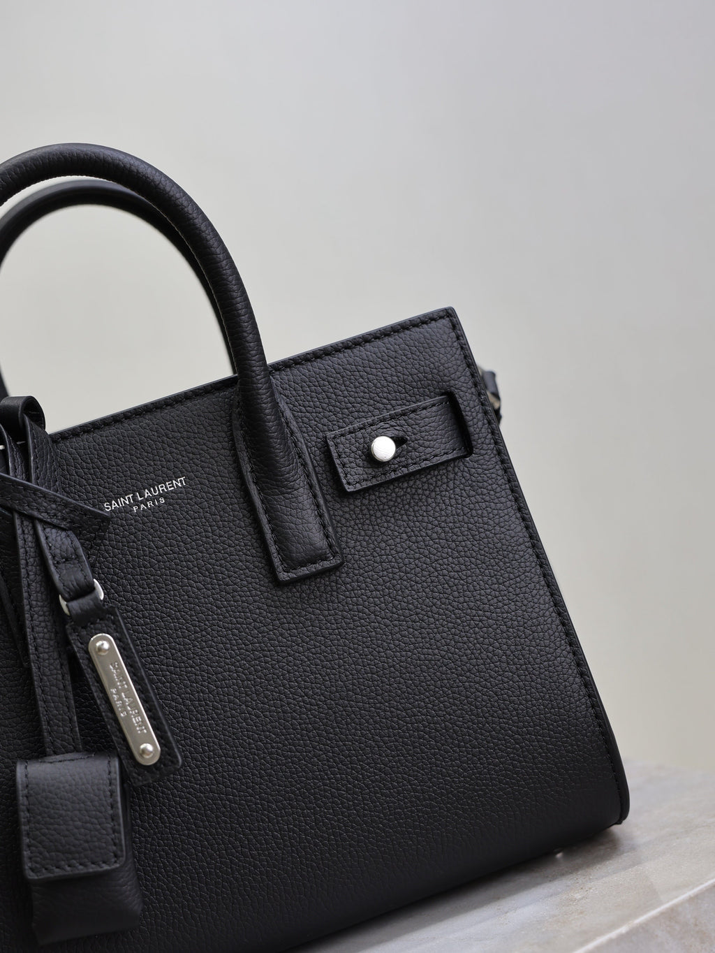 YSL 25S SAC DE JOUR 22 IN BLACK GRAINED CALFSKIN SILVER HARDWARE