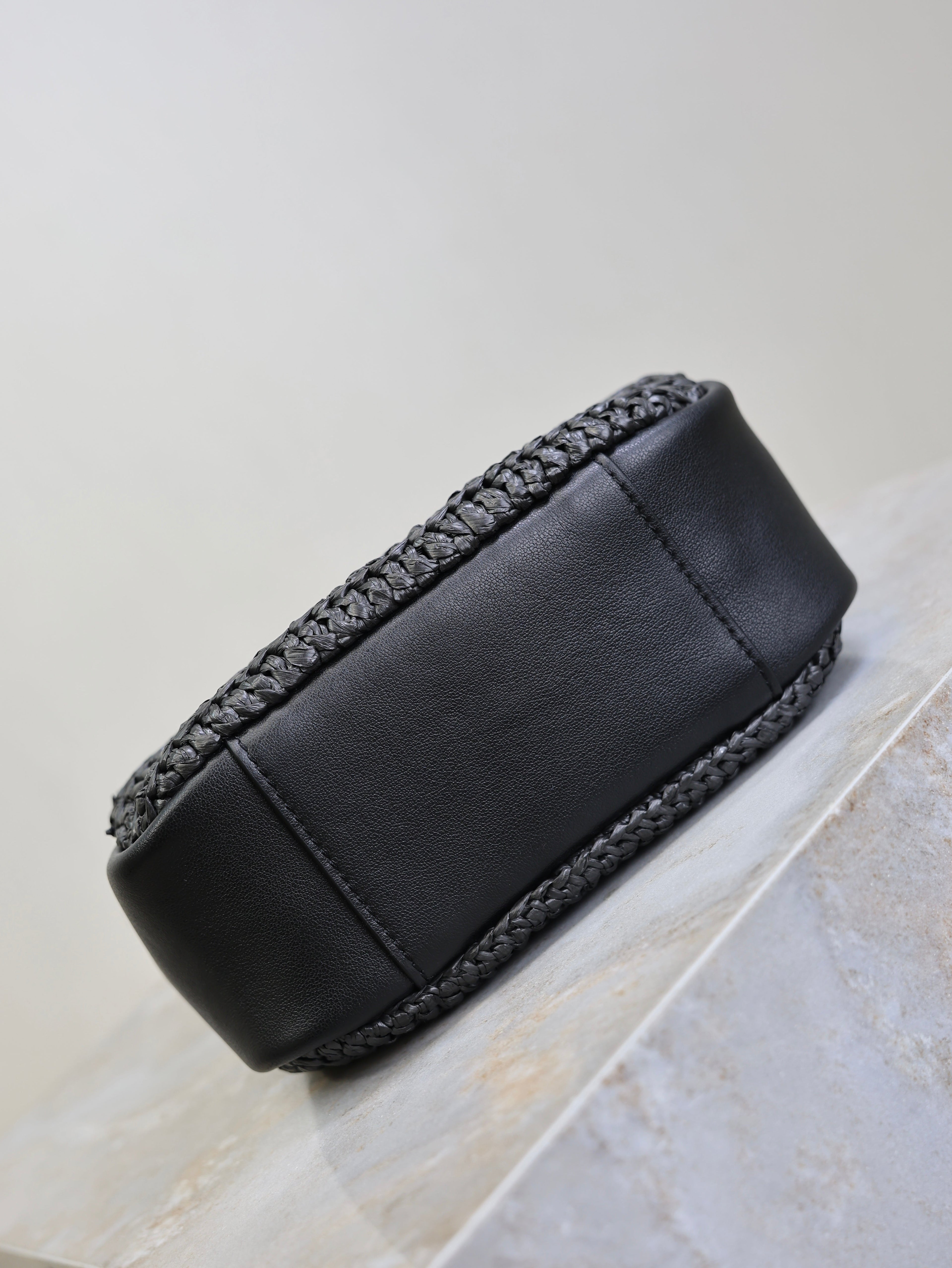 YSL 25S LE 5 À 7 SUPPLE SMALL 16 IN BLACK RAFFIA AND LEATHER GOLD HARDWRE