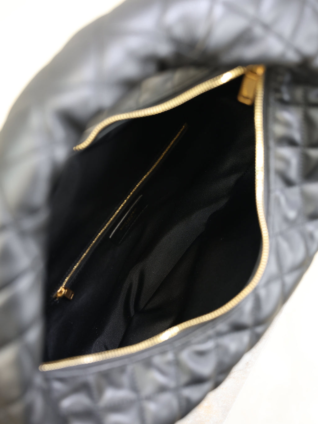 YSL 25S ICARE HOBO 44 IN BLACK QUILTED CALFSKIN GOLD HARDWRE
