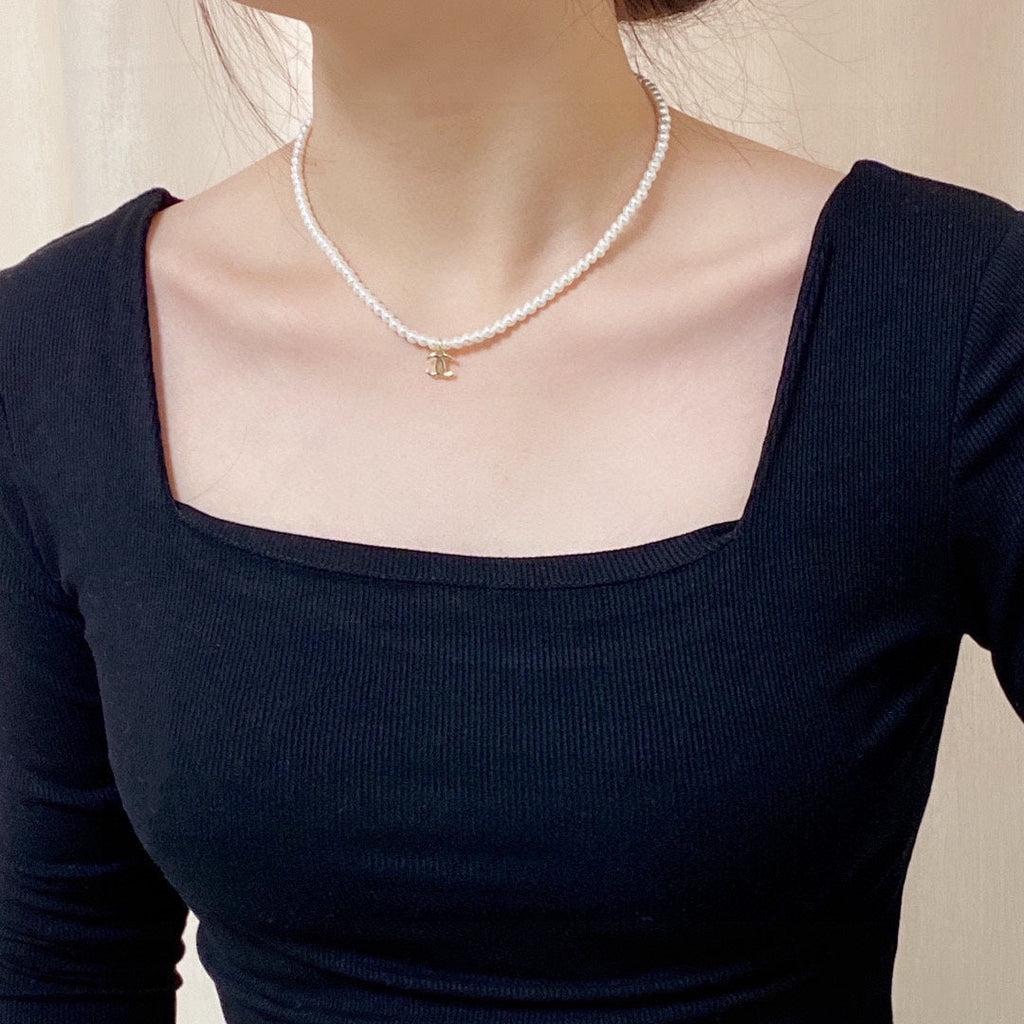 18K  Chanel Pearls Choker Necklace