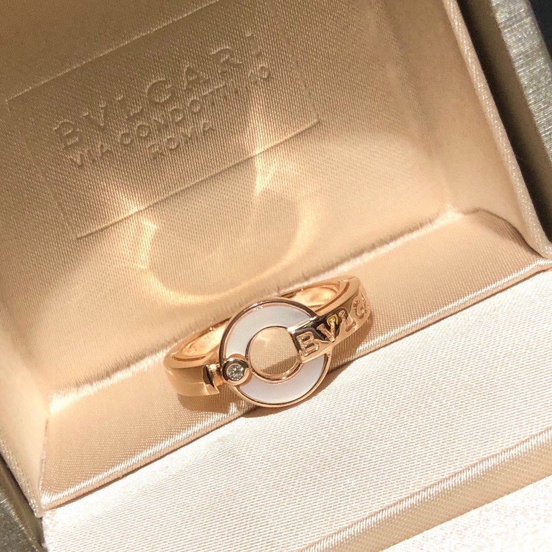 18K BVLGARI Pearl Ring