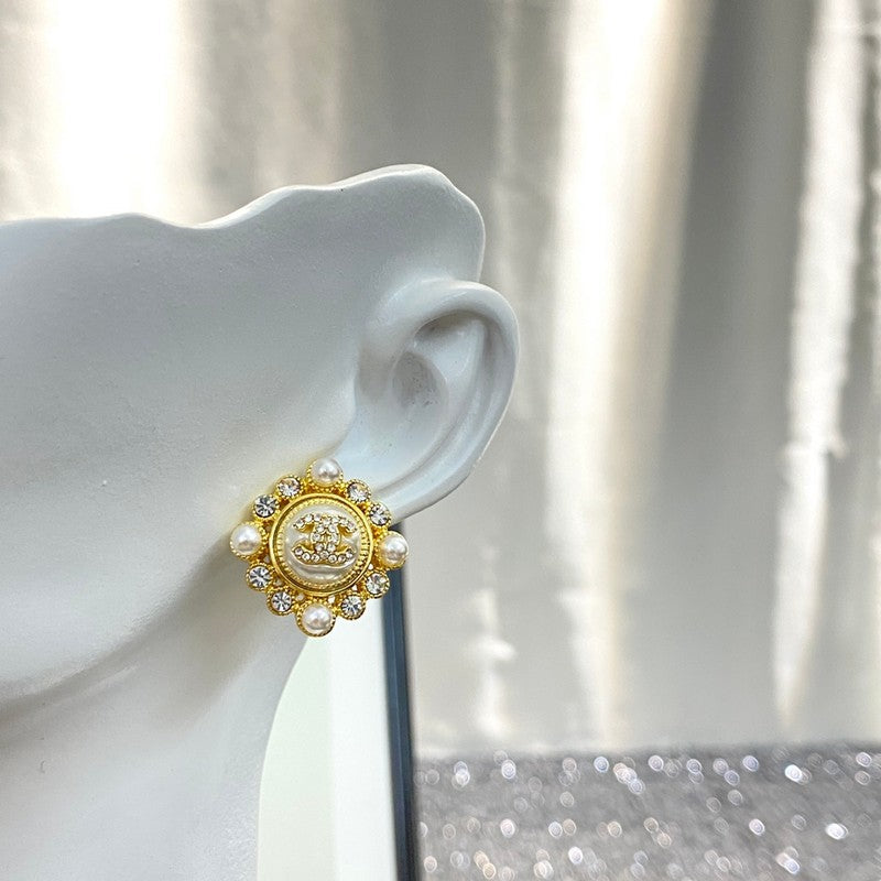 18K  Chanel Pearls Earrings