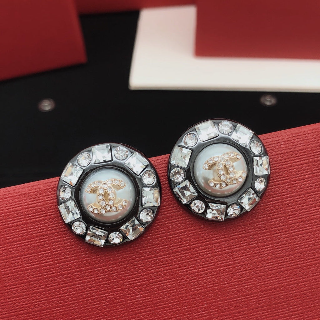 18K  Chanel Crystals Black Earrings
