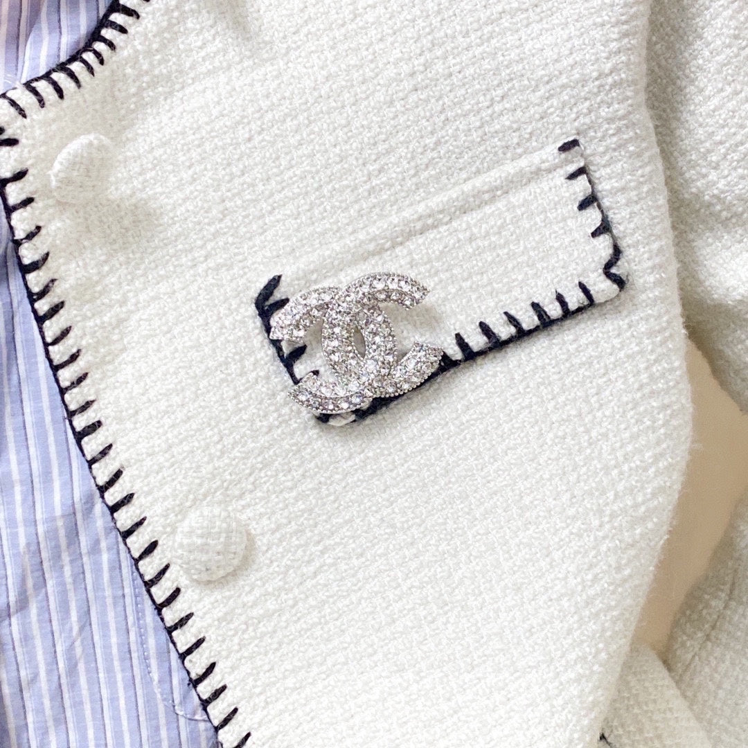 18K  Chanel Diamonds Brooch