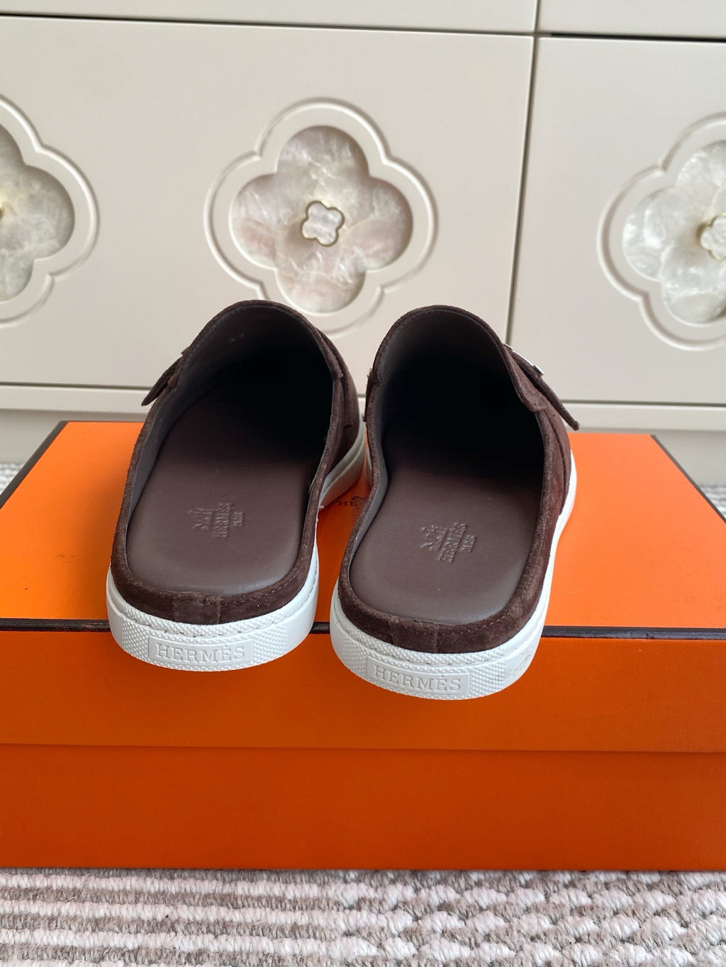 HERMES 25S MULES IN DARK BROWN SUEDE WITH SILVER HARDWARE