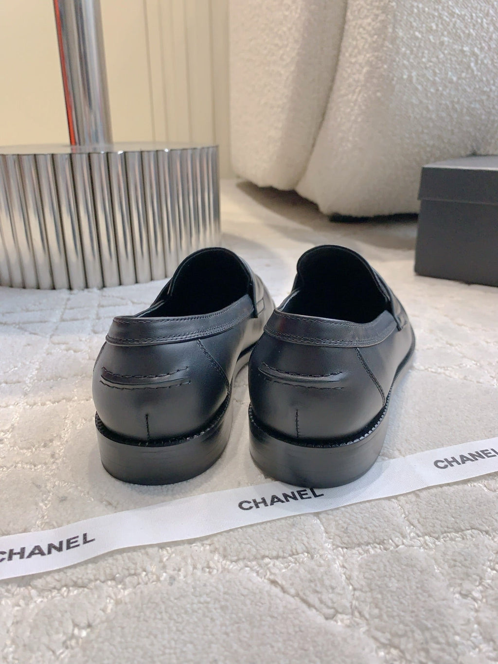 CHANEL 25S MOASINS IN BLACK CALFSKIN GOLD HARDWARE