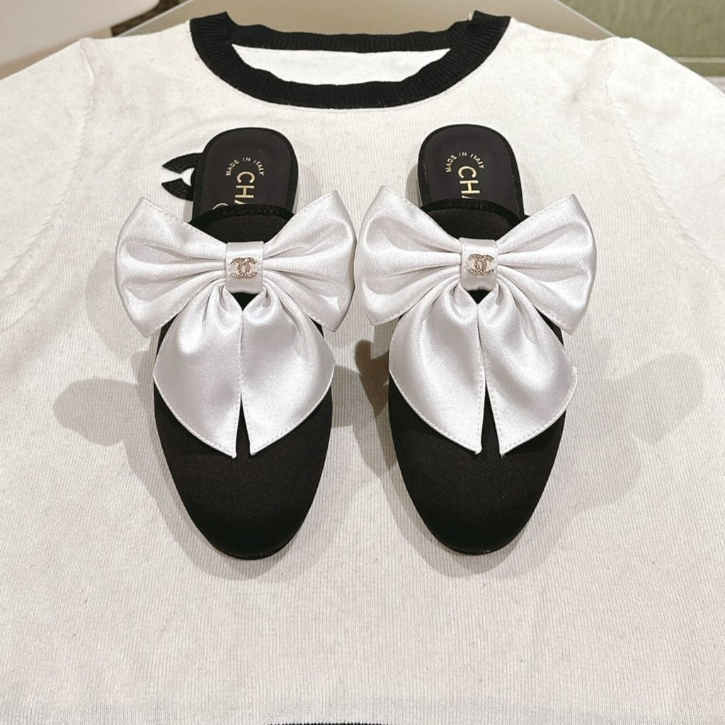 CHANEL MULE WITH SILK WHITE BOW AND BLACK LAMBSKIN