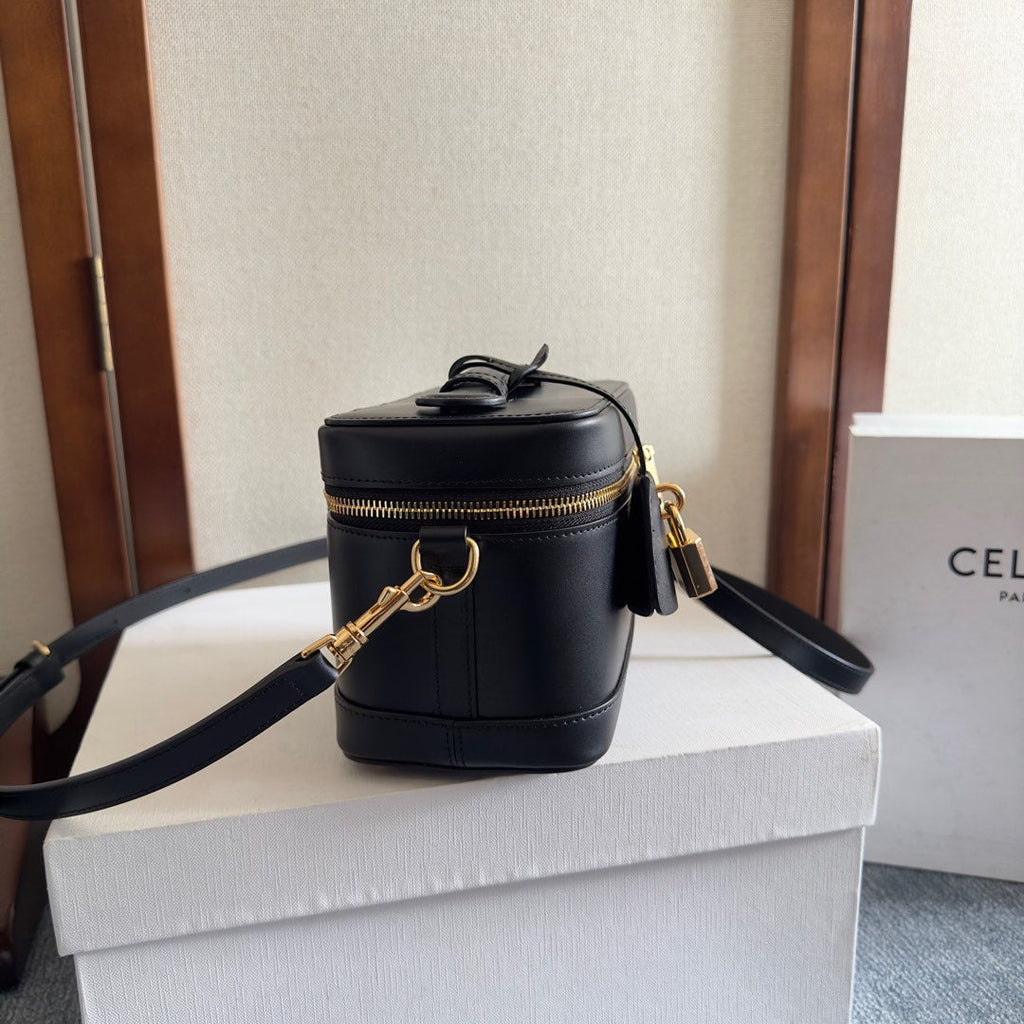 CELINE VANITY 18 IN BLACK SMOOTH CALFSKIN GOLD HARDWARE