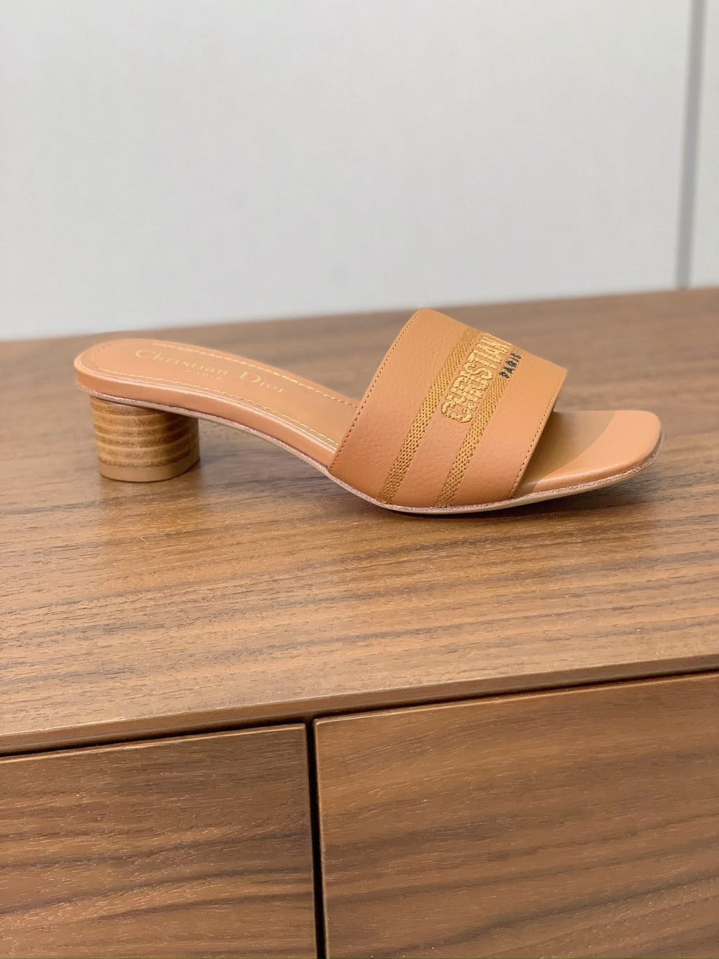 DIOR 25S HIGH-HEEL SANDALS 40 MM IN LIGHT BROWN CALFSKIN