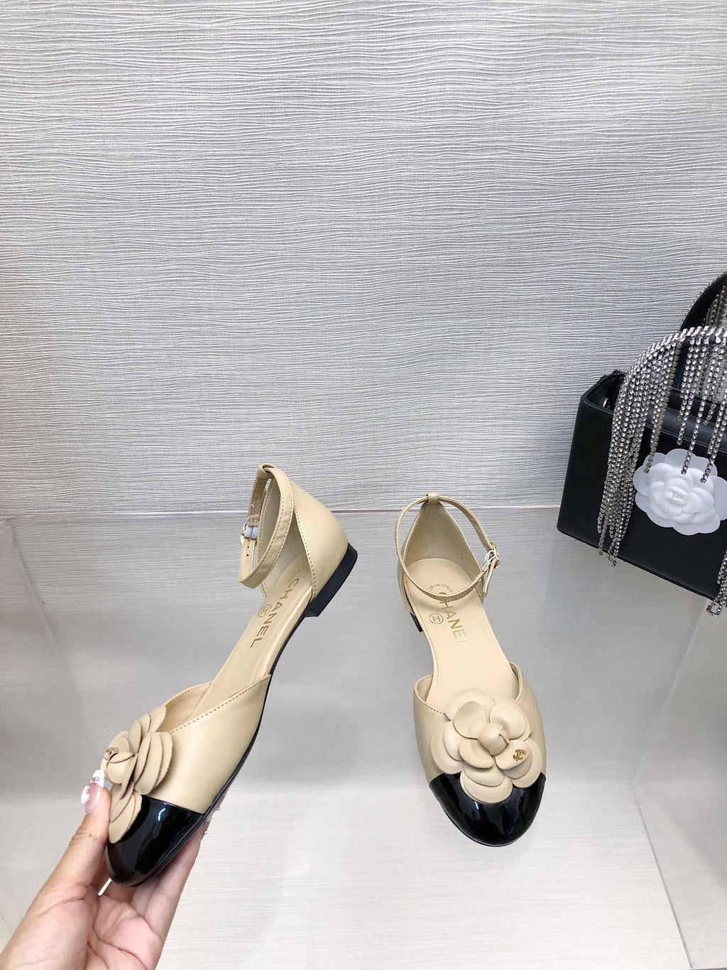 CHANEL BEIGE MIX BLACK LAMBSKIN CAMELLIA HOLLOW SANDAL