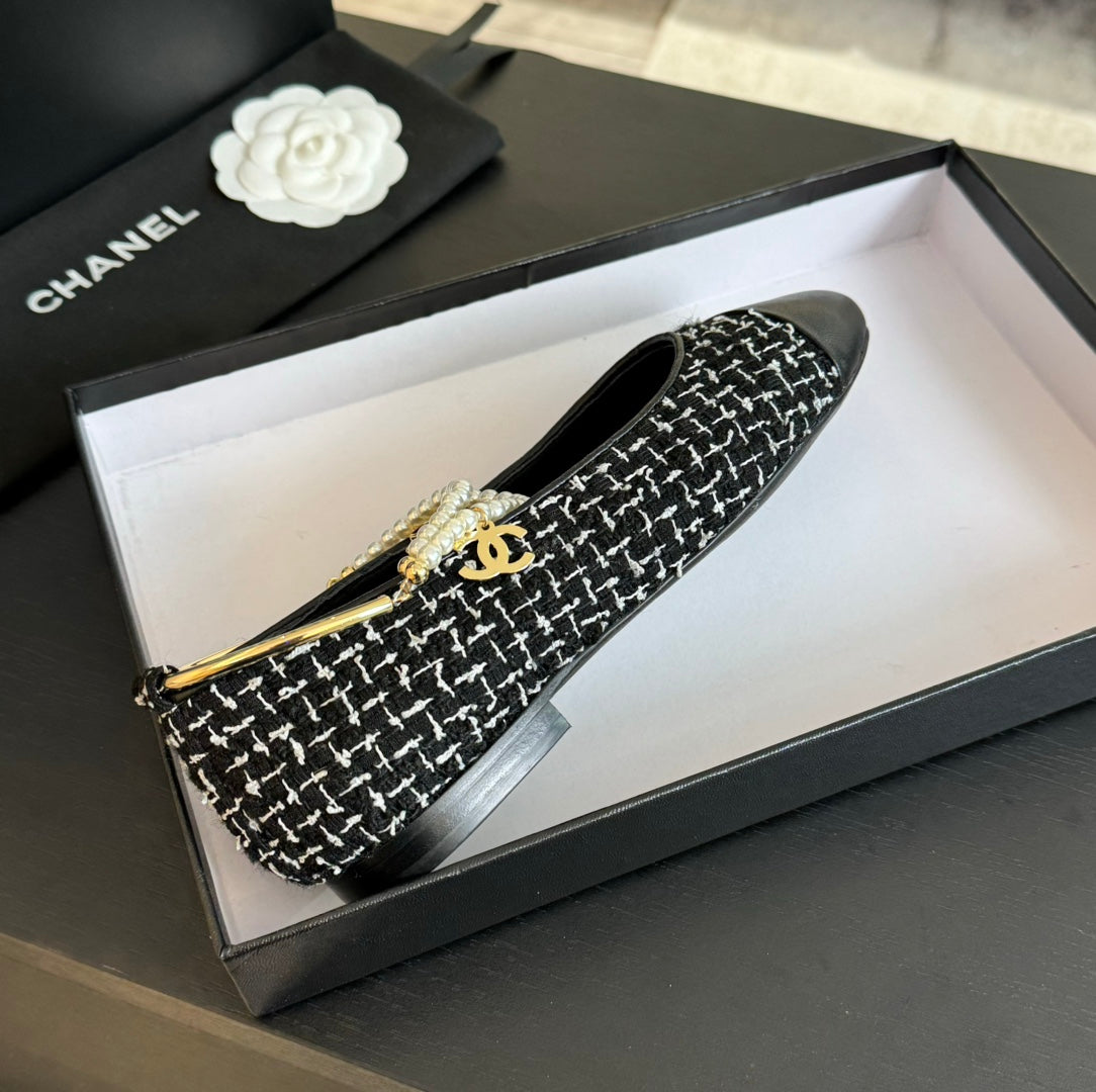 CHANEL Double Strap Chunky Heel Mary Jane Shoes Black/White Caro