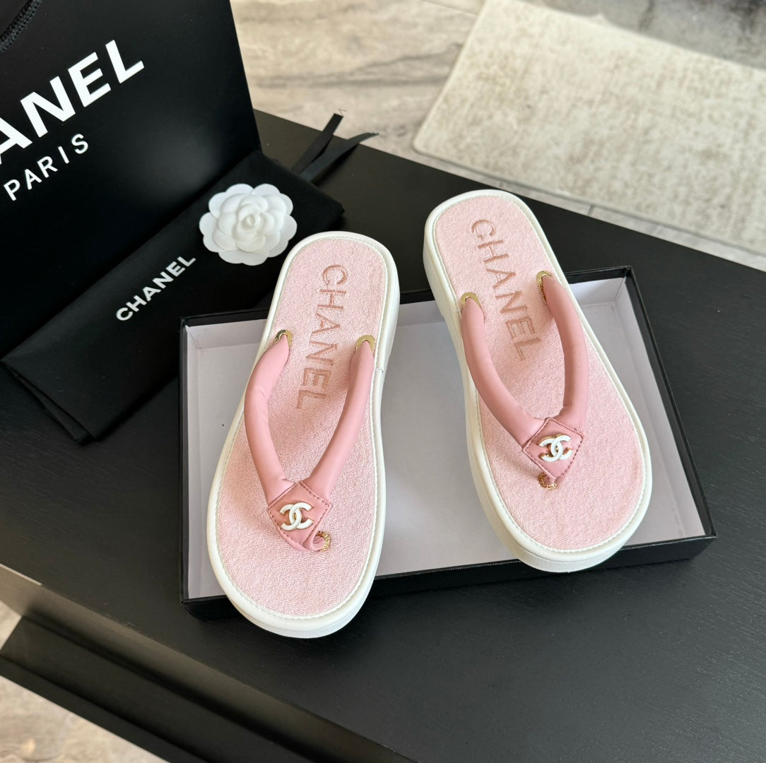 CHANEL Thick-soled Flip-Flops Lambskin Light Pink