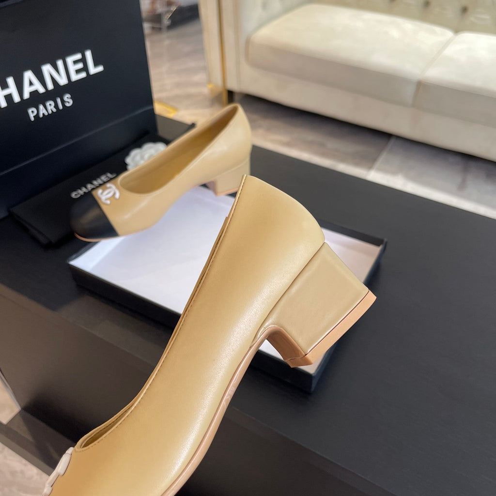 CHANEL PUMP DARK CREAM MIX BLACK CALFSKIN