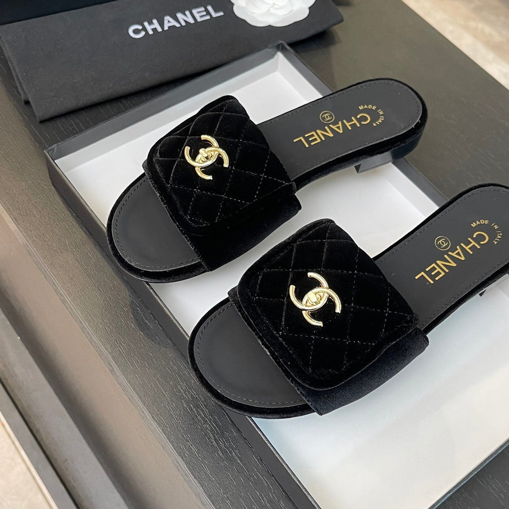CHANEL FLAT MULE IN BLACK VELVET